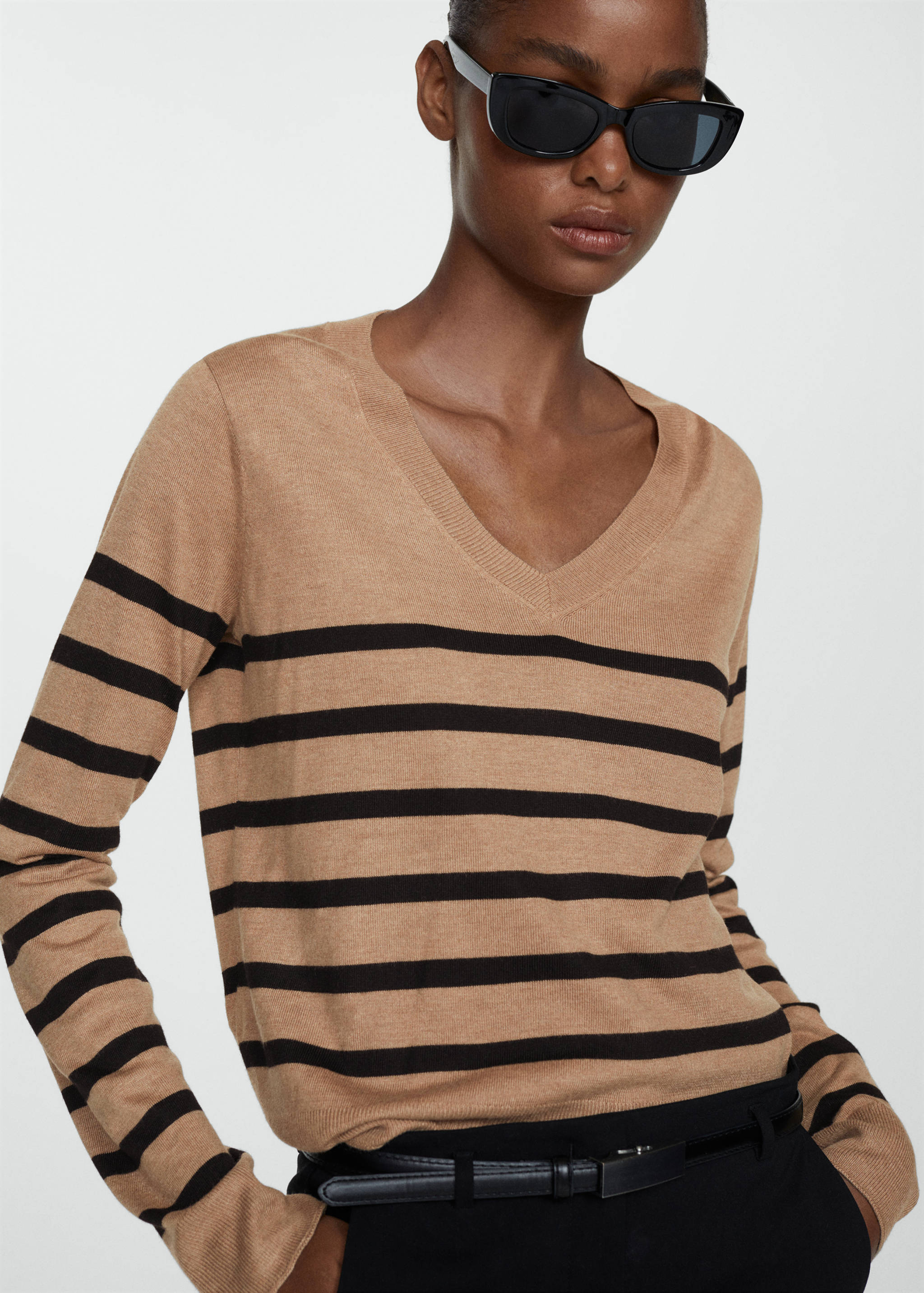Striped fine-knit sweater - Details of the article 2