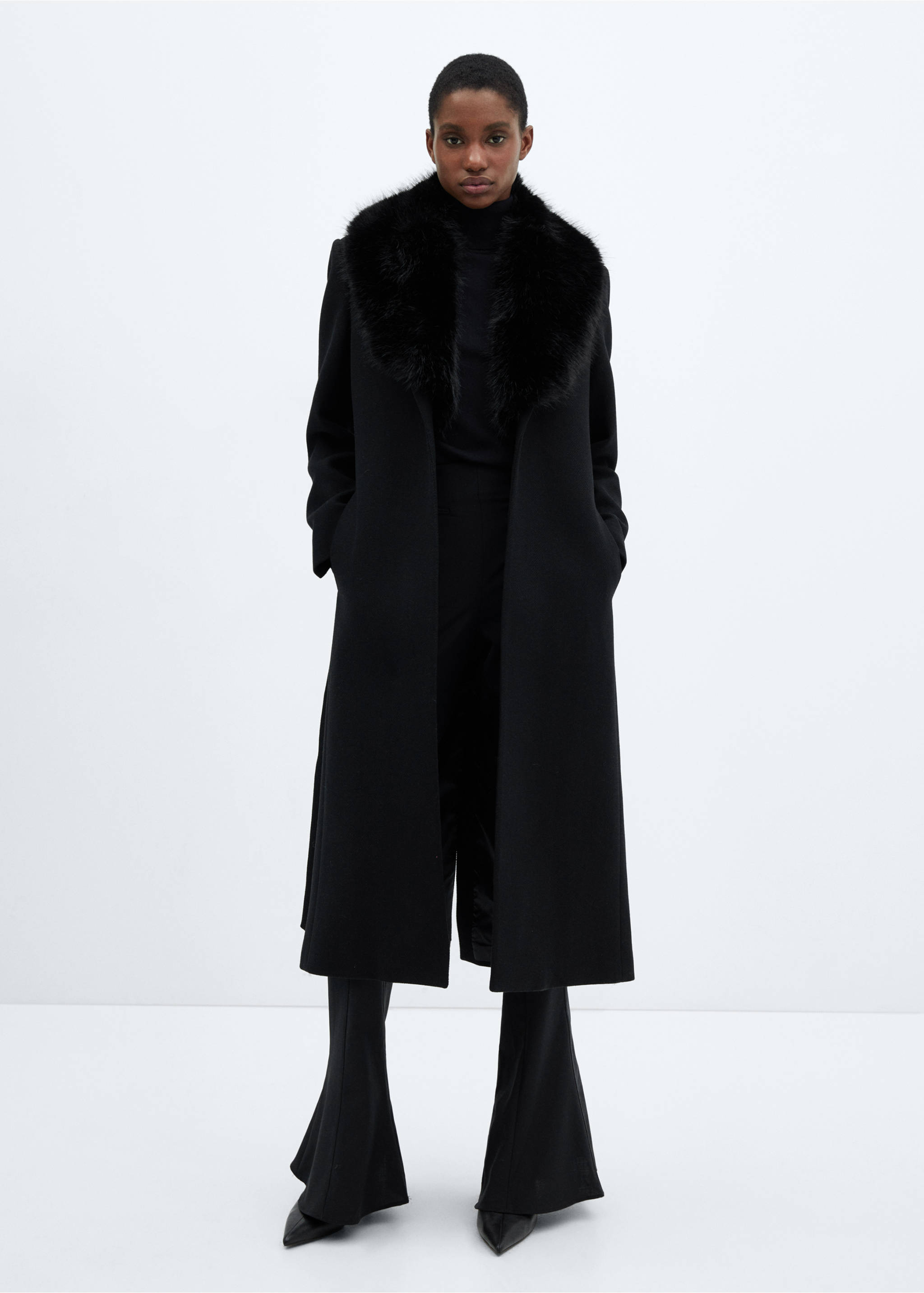 Manteco wool coat with detachable fur collar - General plane, Black. Ref: 67020469-00.