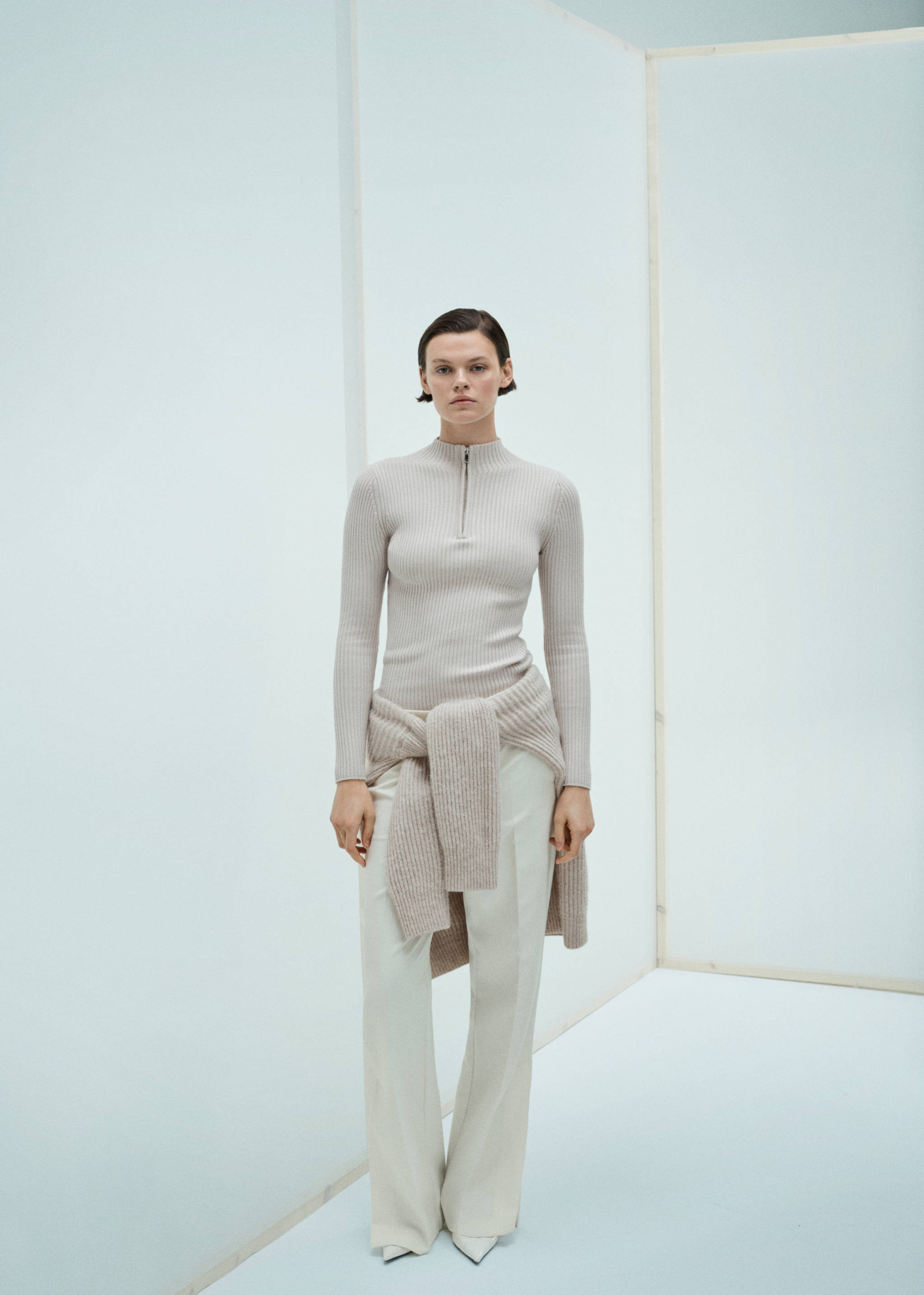Ribbed sweater with zip - Details of the article 3