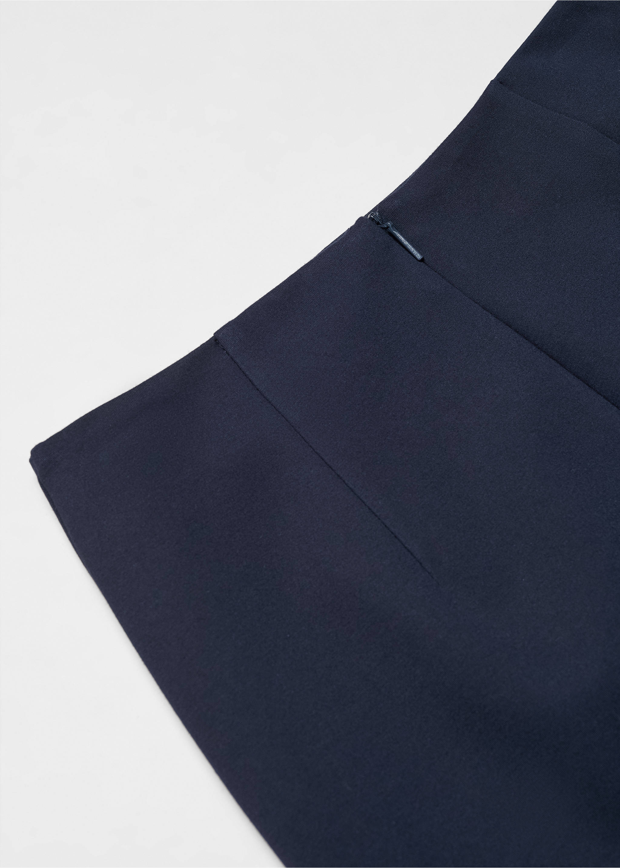 Pencil skirt with Rome-knit opening - Details of the article 8, Dark Navy. Ref: 67020485-00.