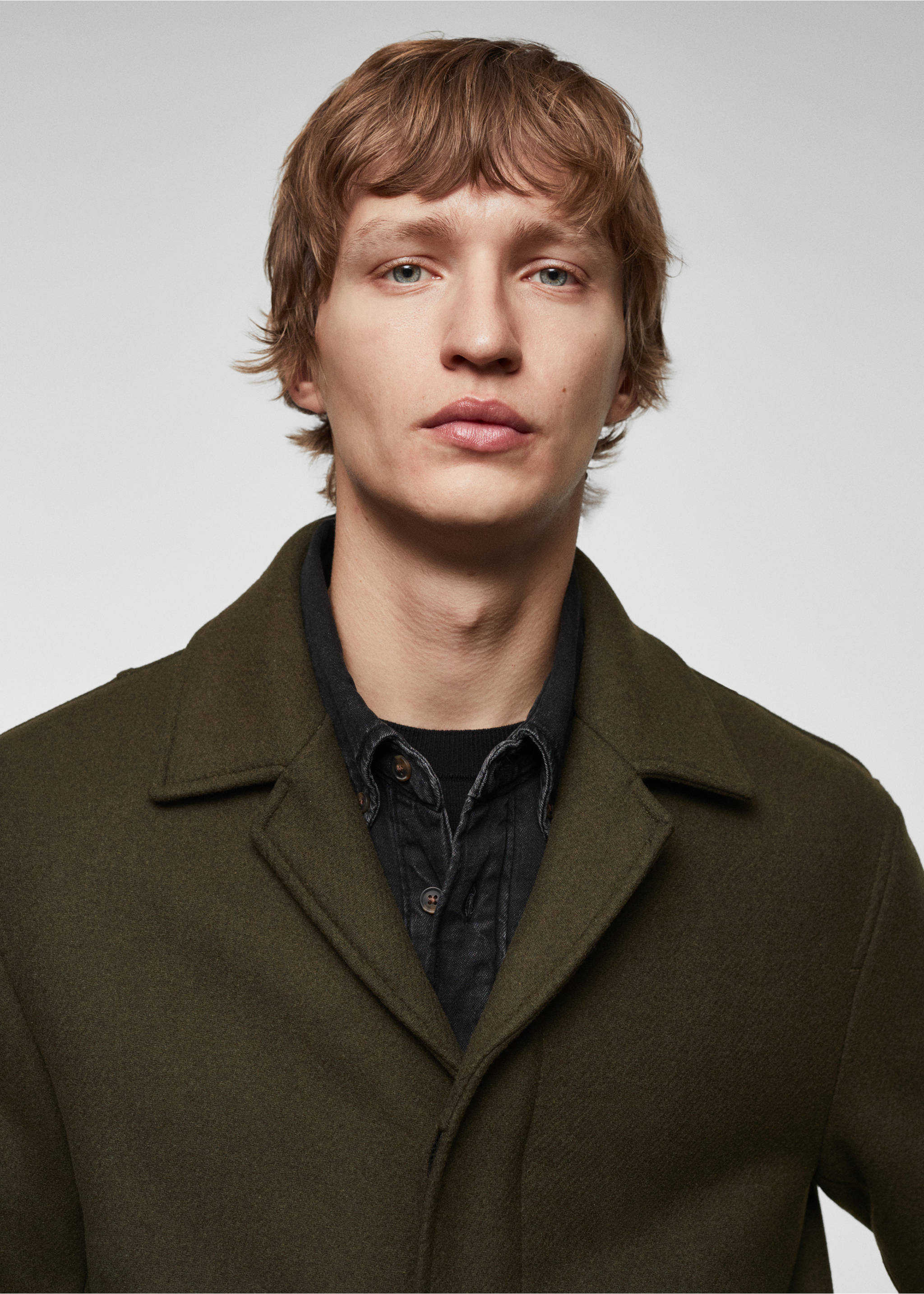 Regular fit wool coat - Details of the article 2, Khaki. Ref: 67020623-00.