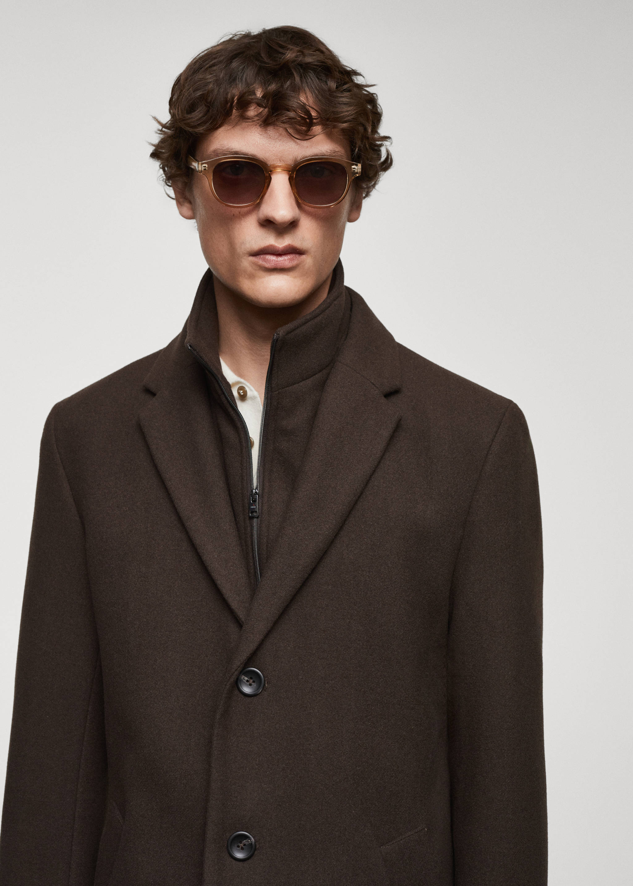 Wool coat with detachable collar - Details of the article 1