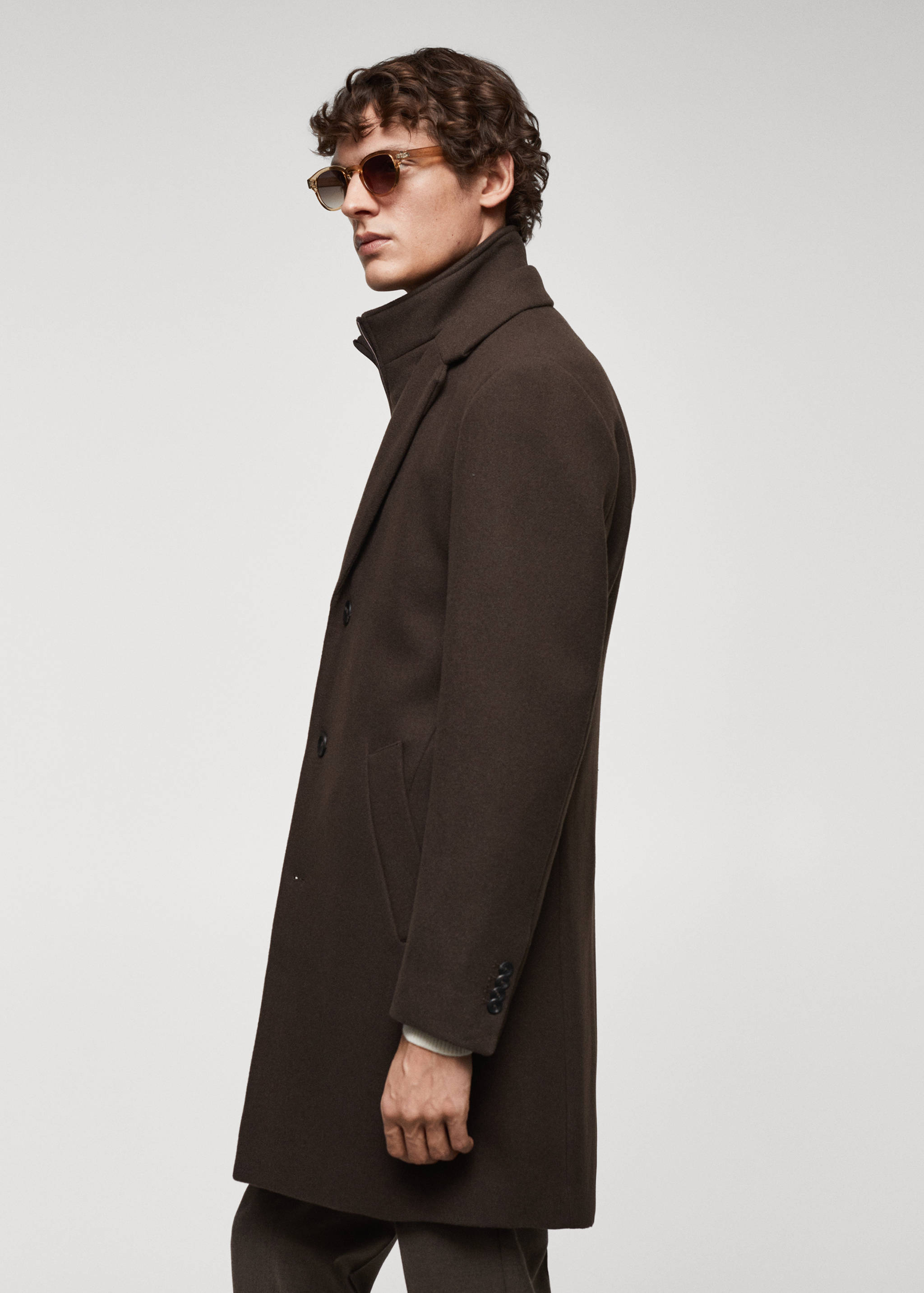Wool coat with detachable collar - Details of the article 2