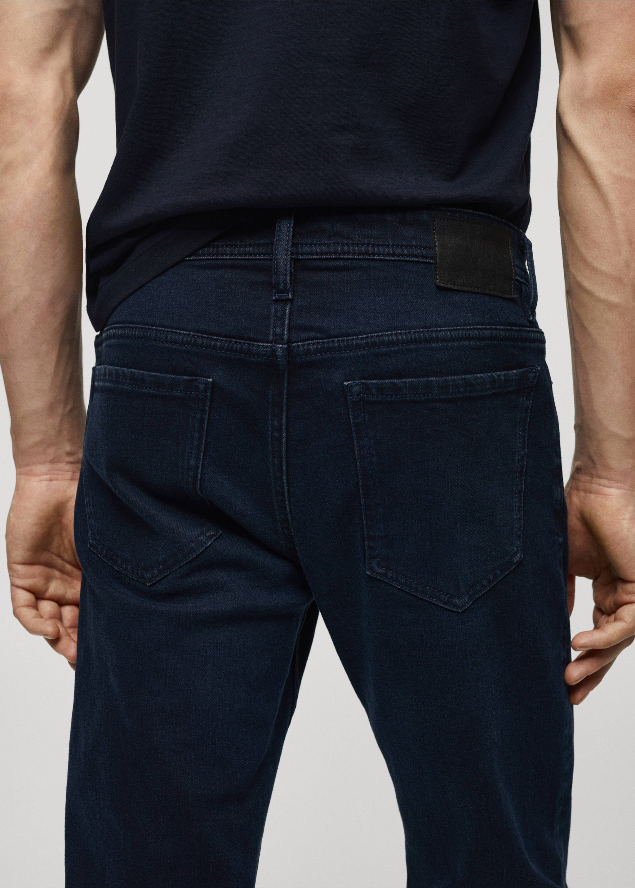 Jan slim-fit jeans - Details of the article 4, Deep Dark Blue. Ref: 67020646-00.
