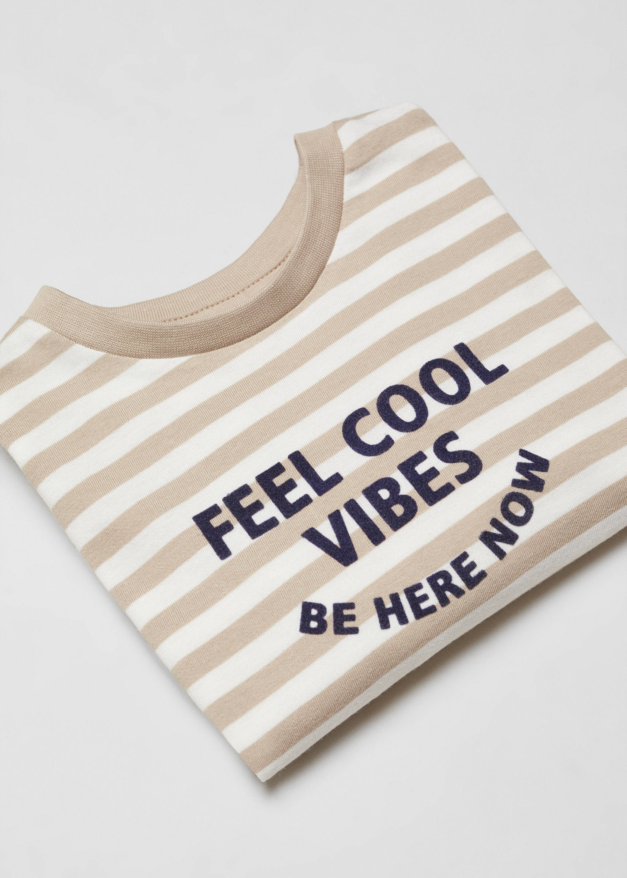 Langärmliges T-Shirt mit Streifen - Detail des Artikels 8