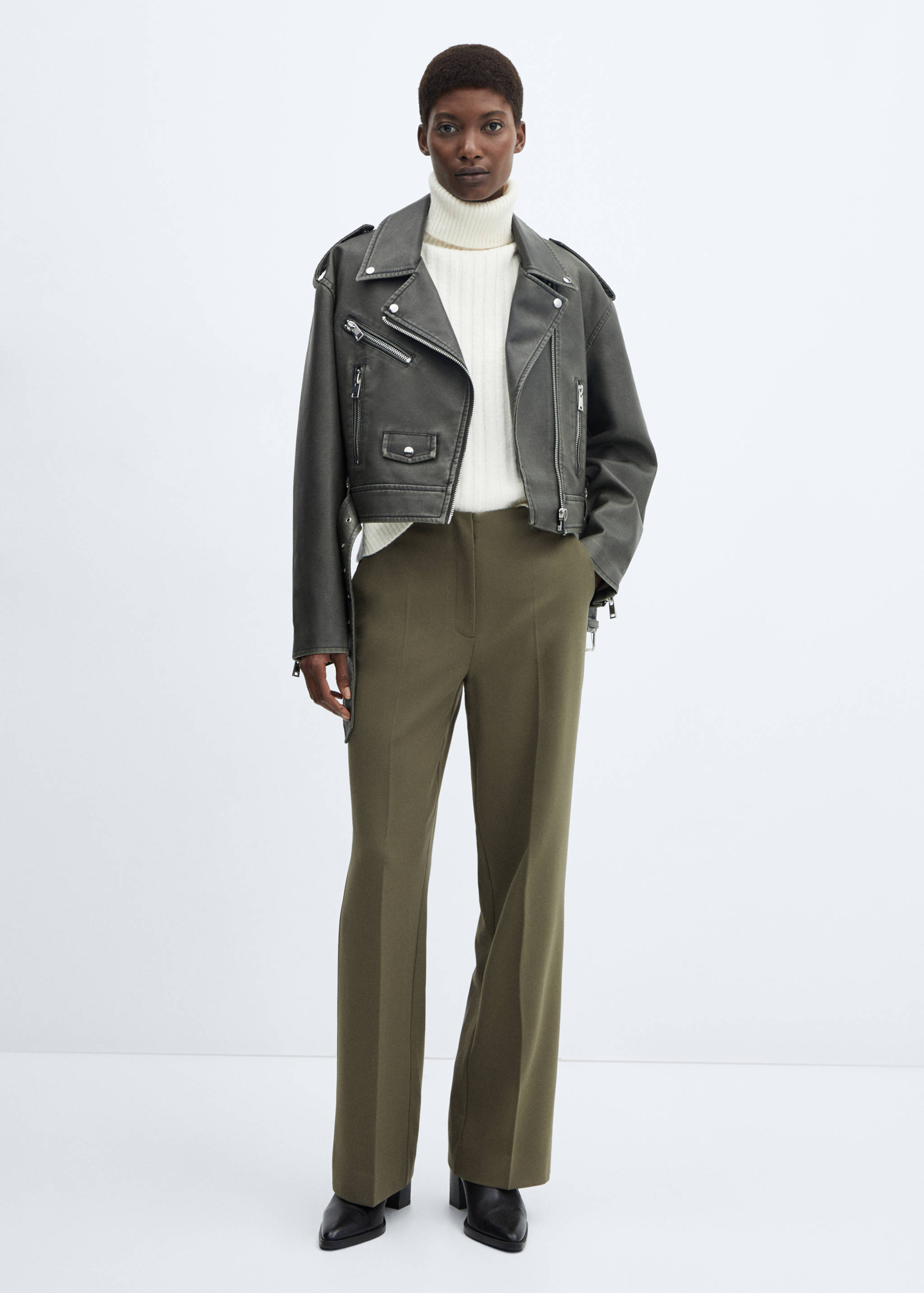 Pantalón largo recto - Plano general