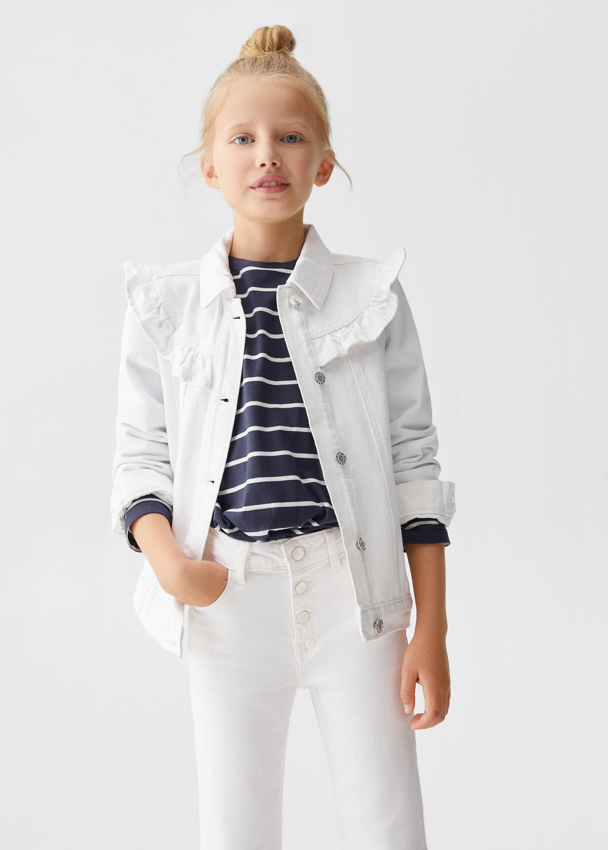 Jeans flare botones - Plano medio