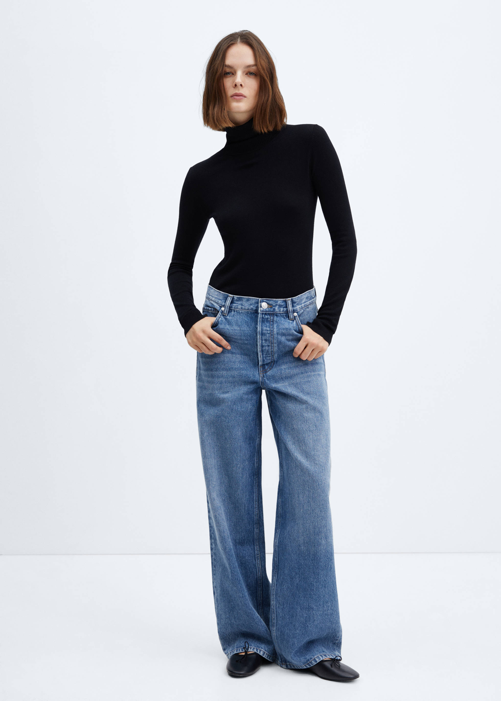 Loose mid-rise wide leg jeans - General plane