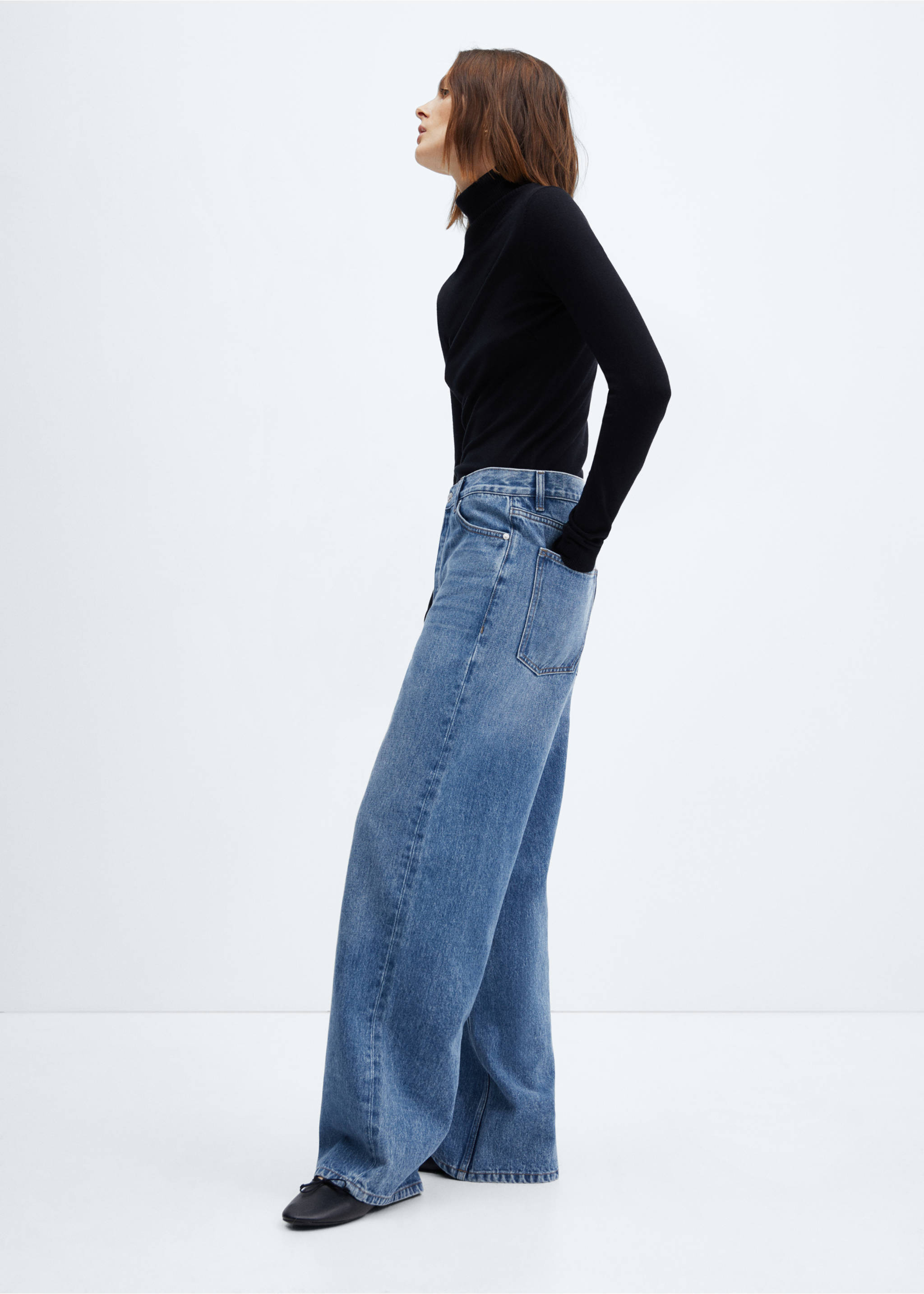 Loose mid-rise wide leg jeans - Details of the article 6, Medium Blue. Ref: 67023263-00.