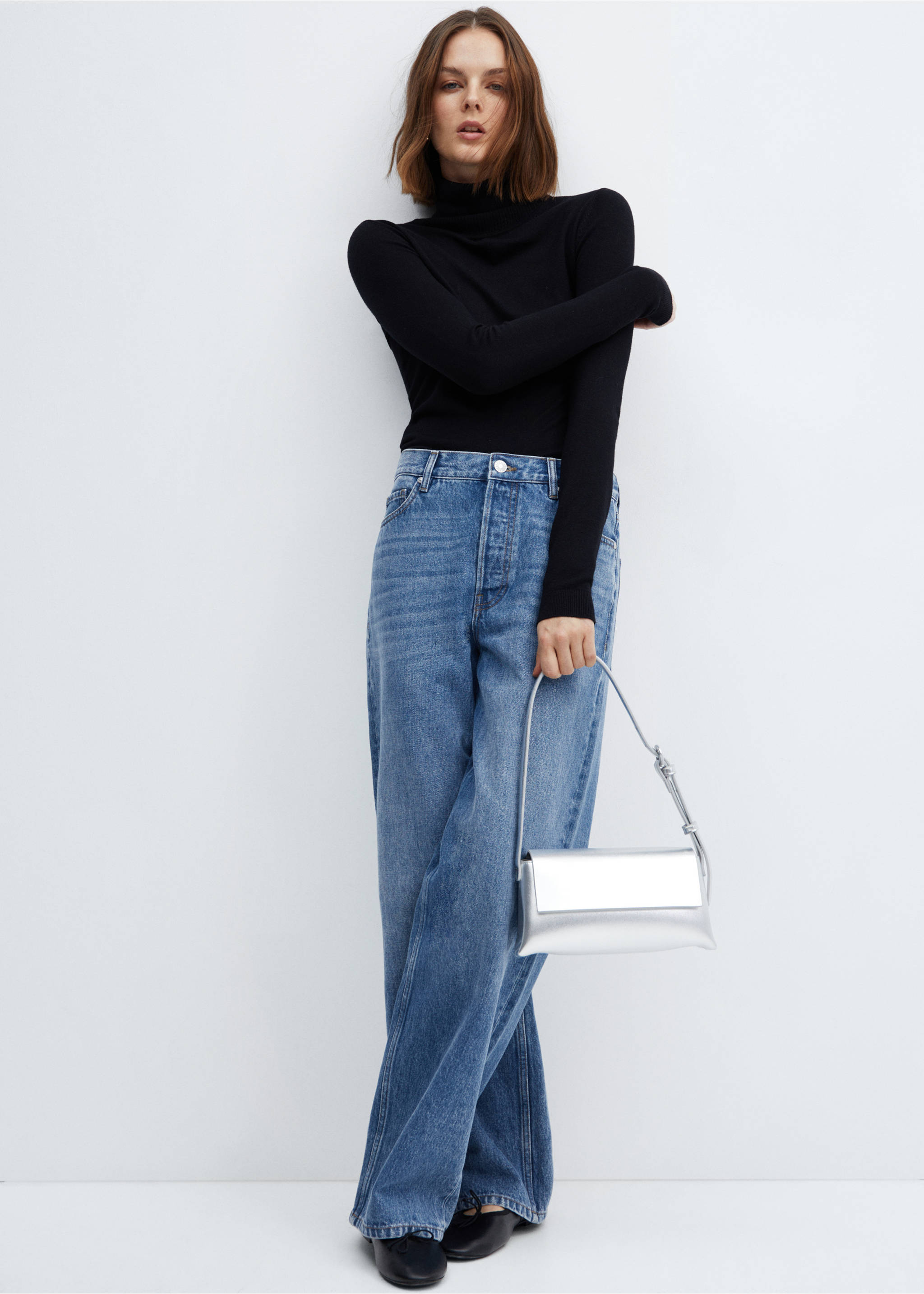 Loose mid-rise wide leg jeans - Details of the article 2, Medium Blue. Ref: 67023263-00.