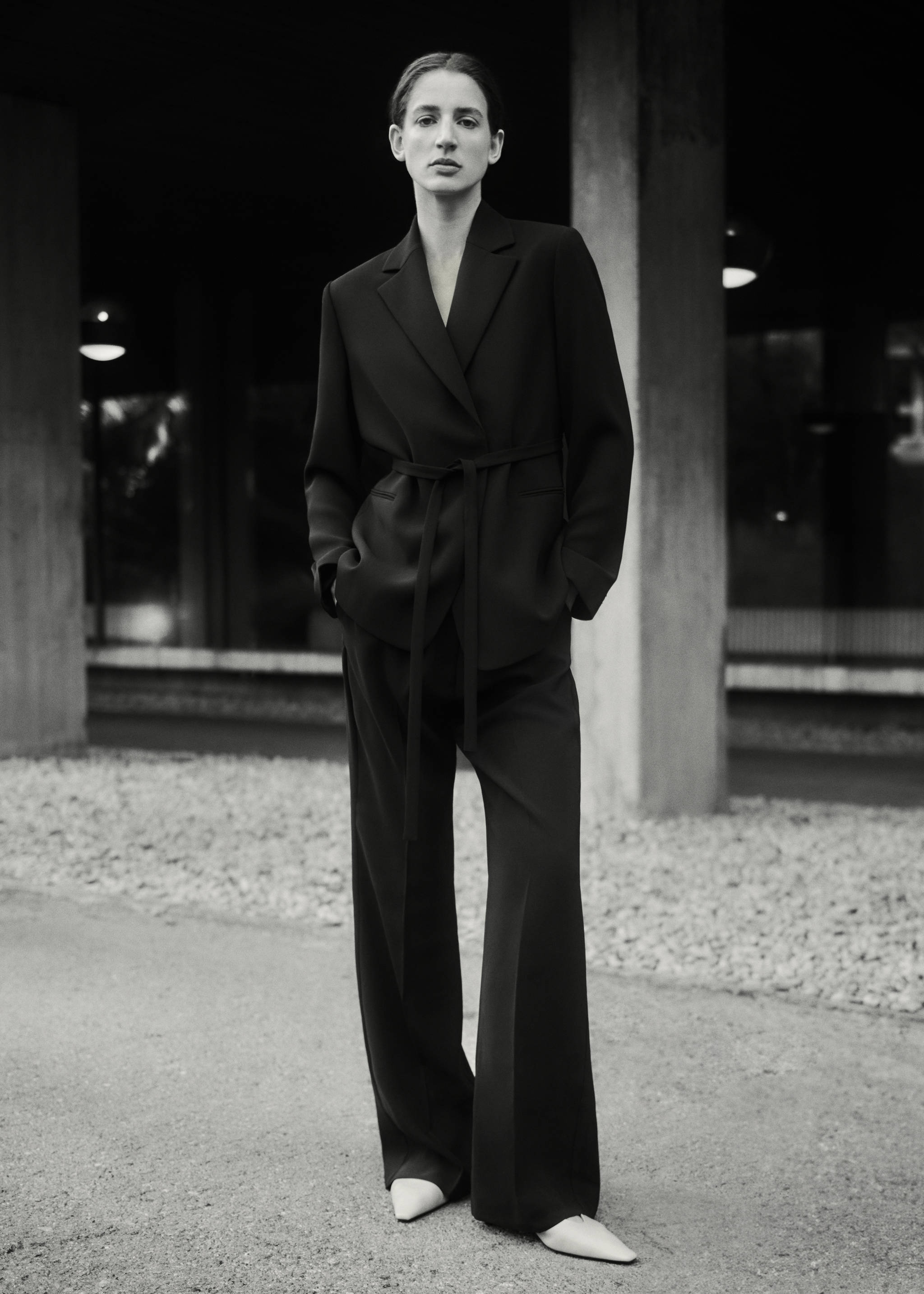 Flared suit trousers - Details of the article 6, Black. Ref: 67023266-00.