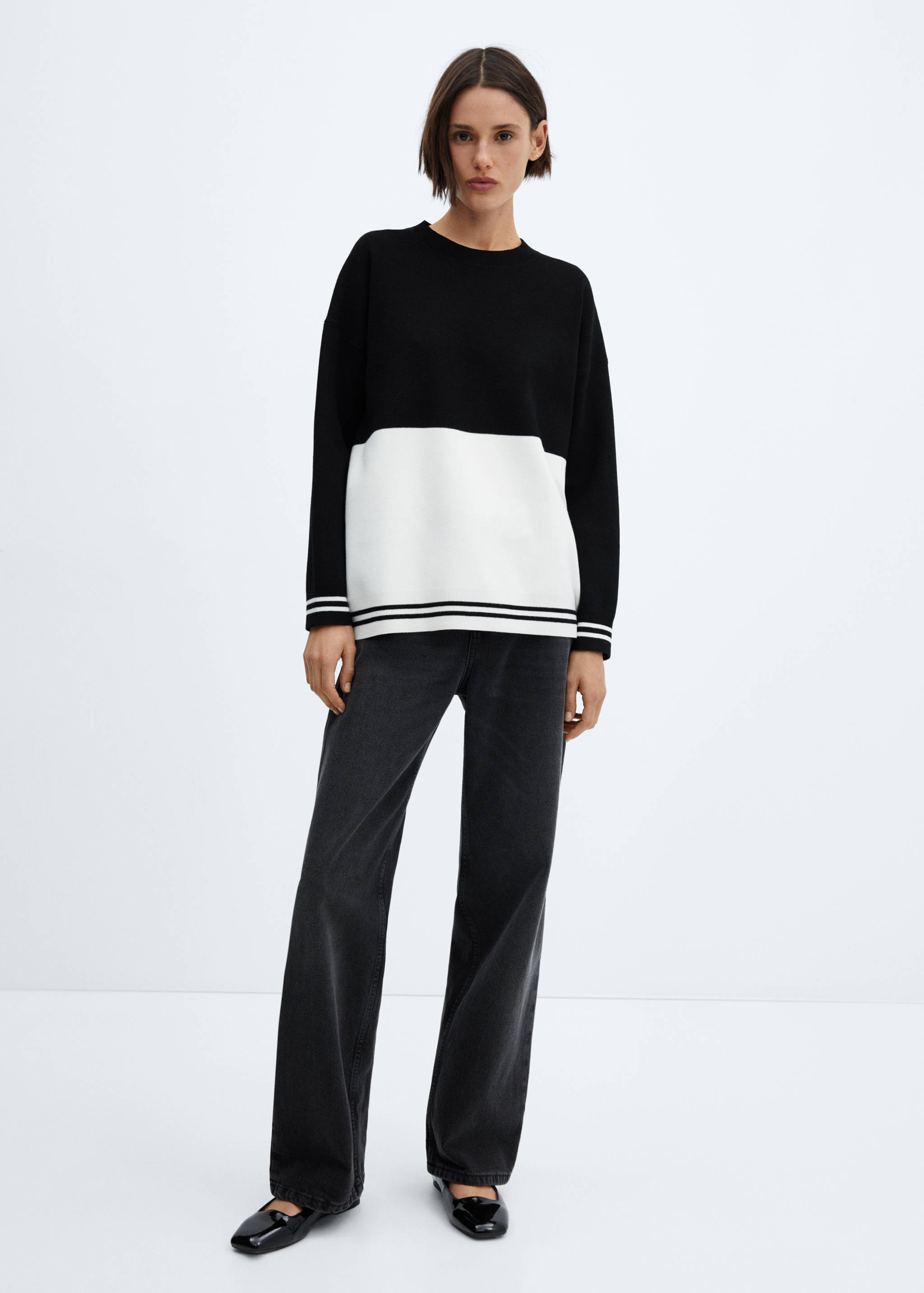 Bicolour knit sweater - General plane