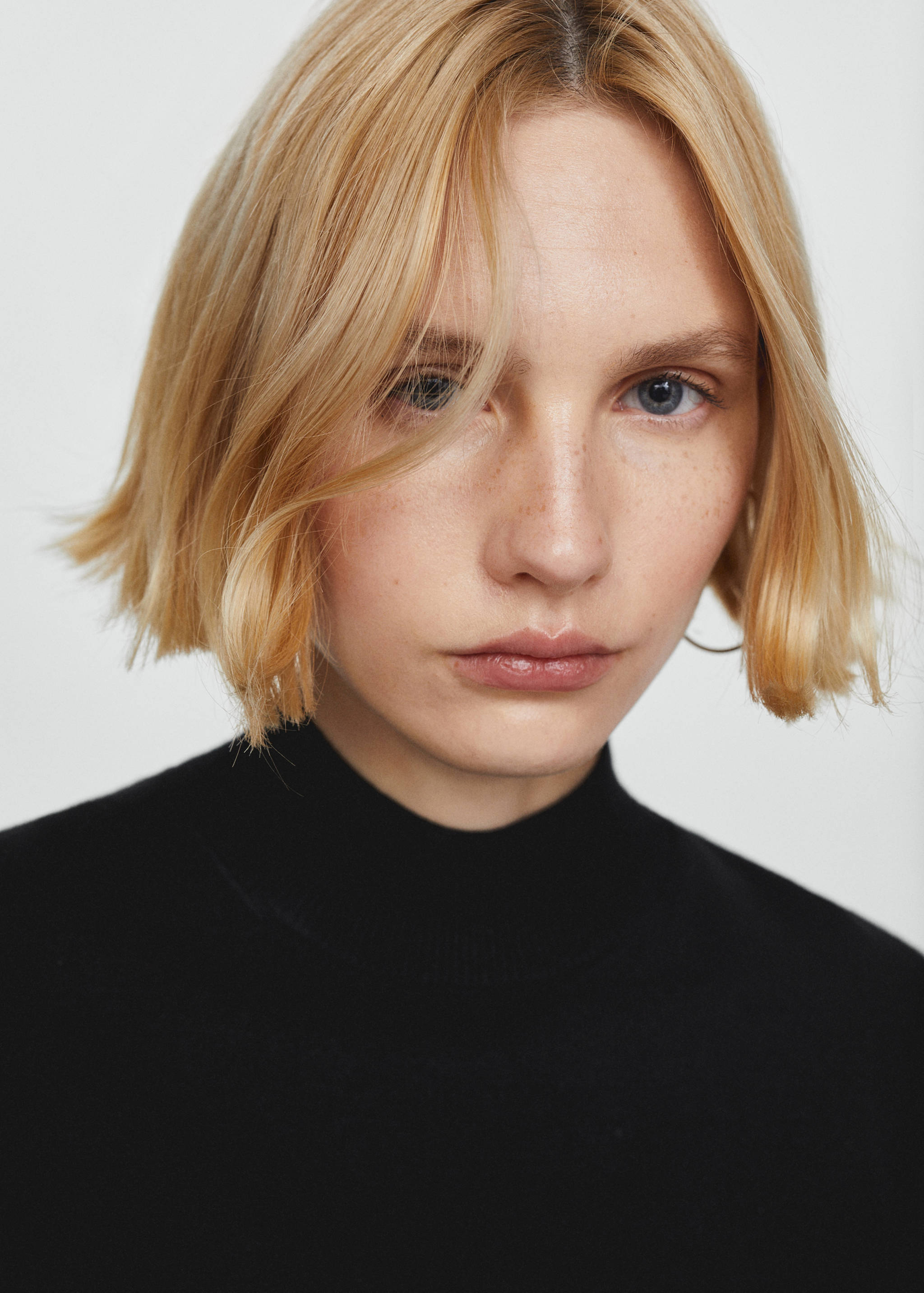 Knitted sweater with perkins neck - Details of the article 1