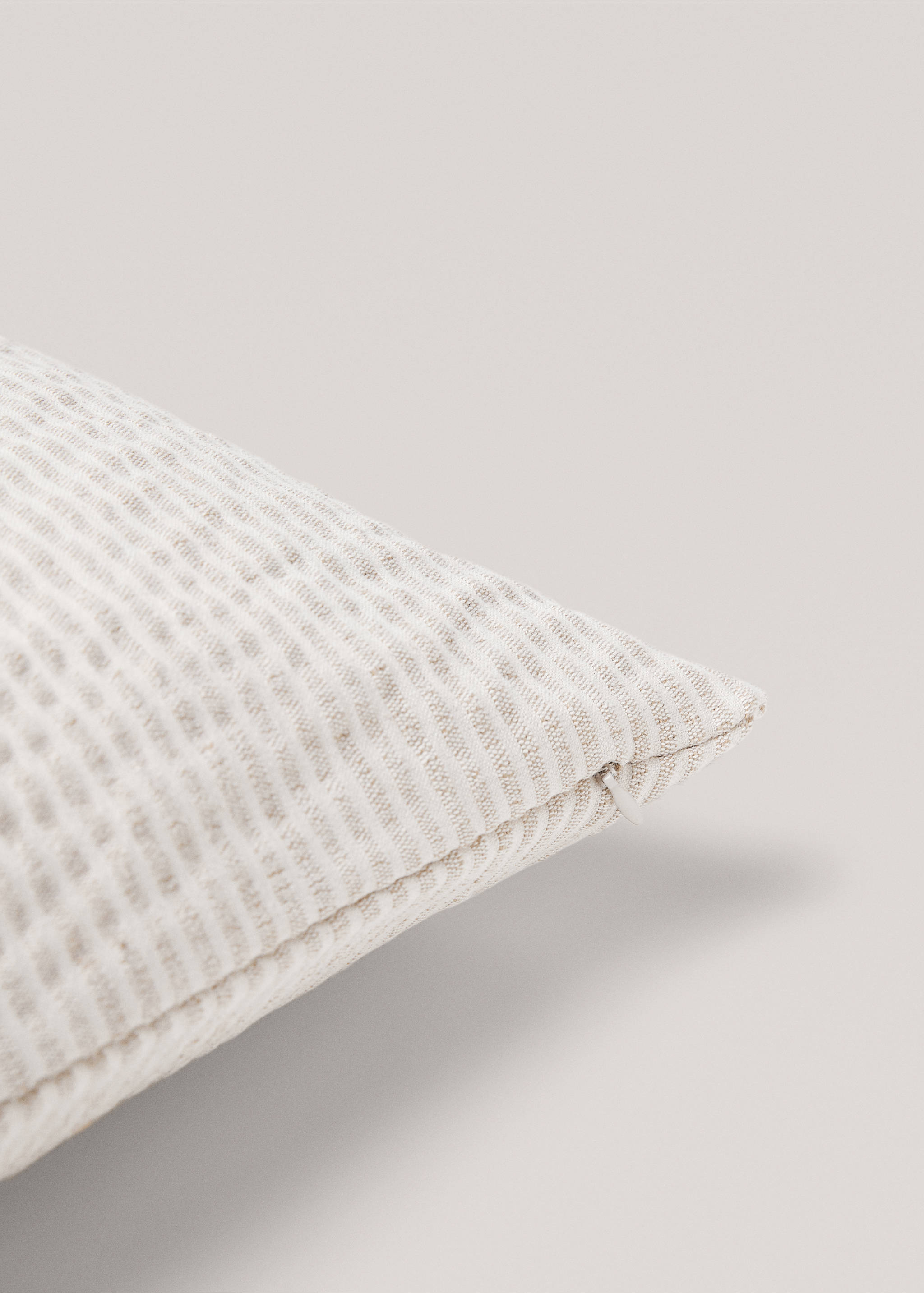 Housse de coussin texture rayures 30x50 cm - Détail de l'article 3, Écru. Ref: 67024052-00.