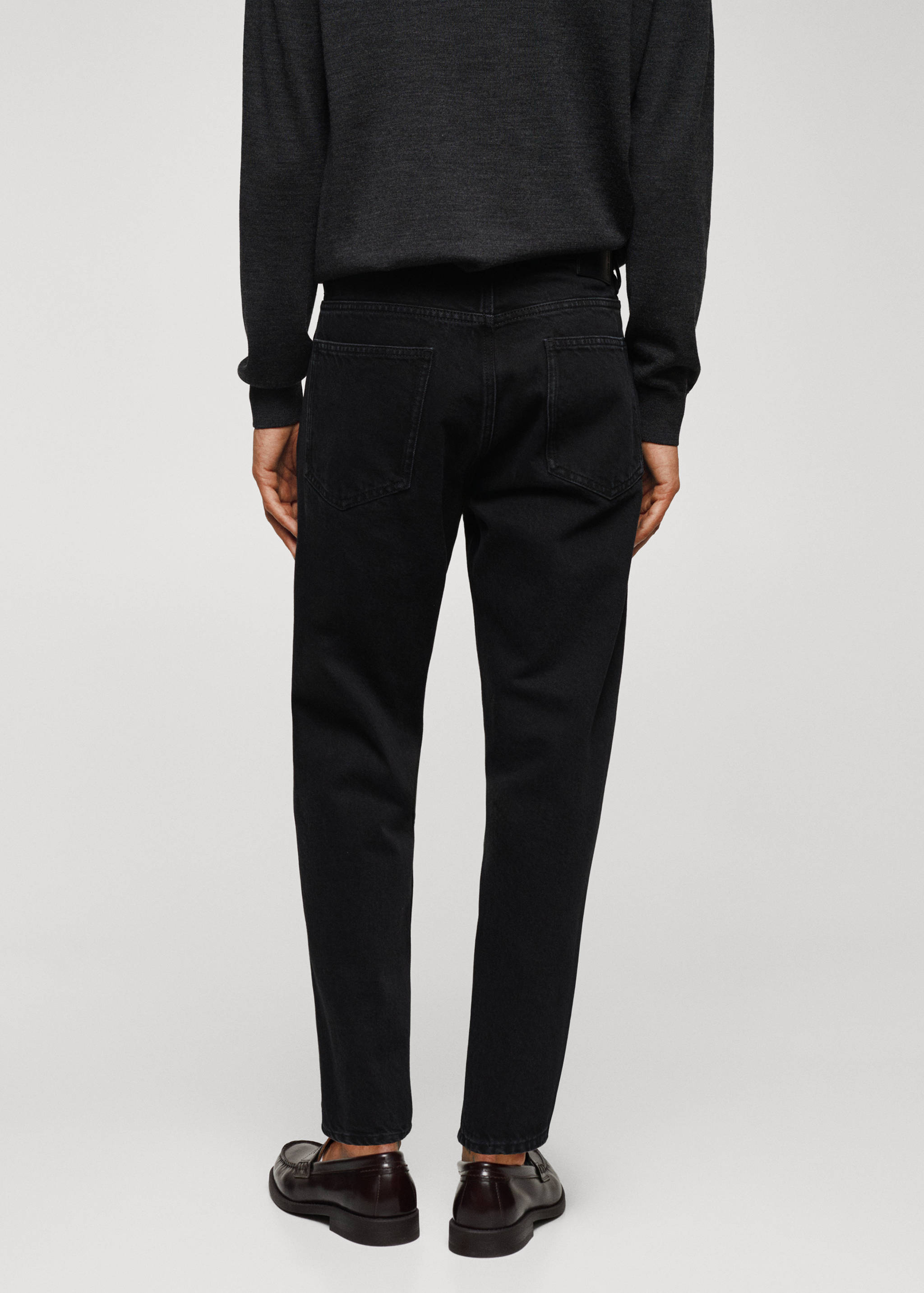 Tapered-Fit-Jeans - Rückseite des Artikels