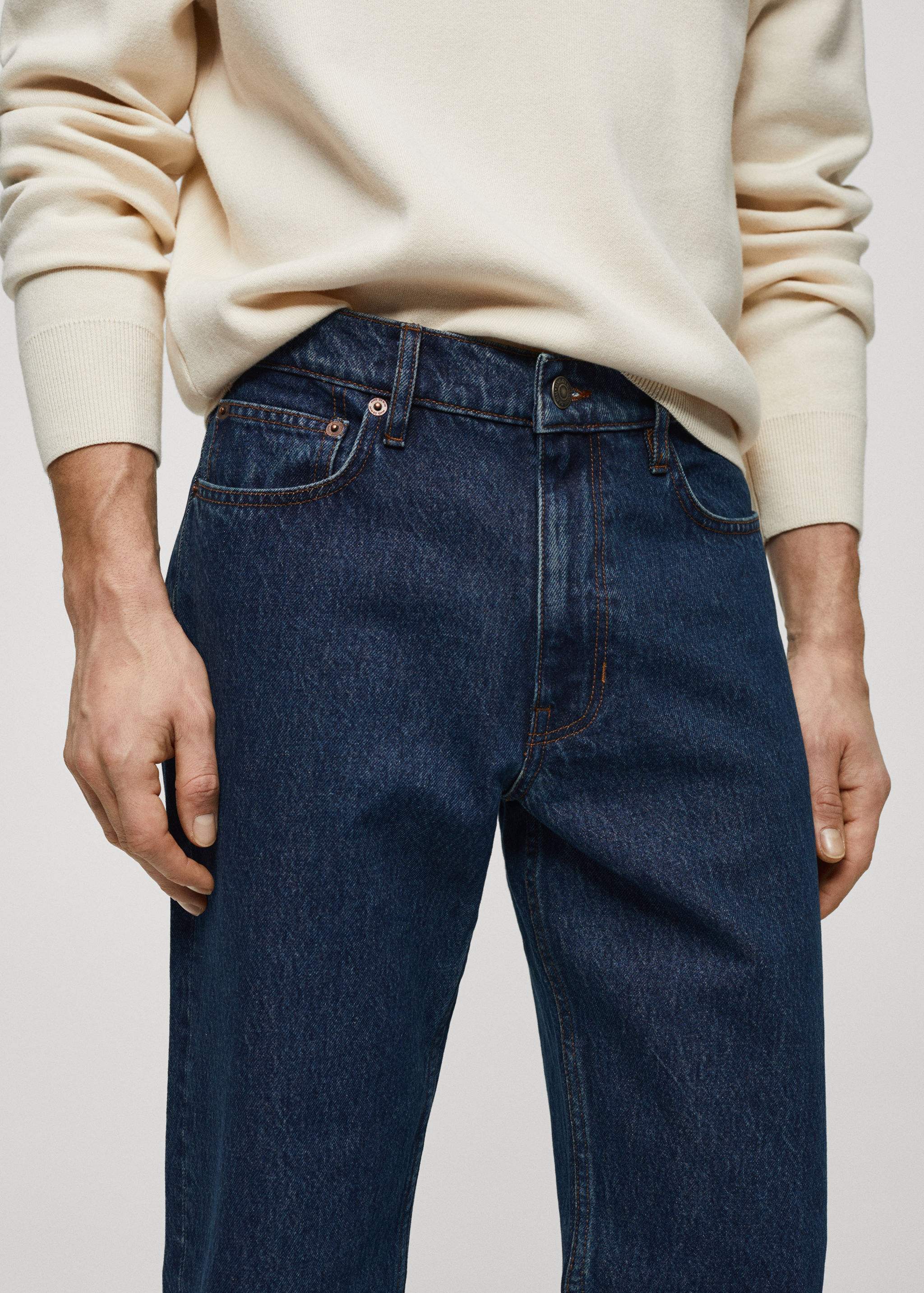 Straight-Fit-Jeans mit dunkler Waschung - Detail des Artikels 1