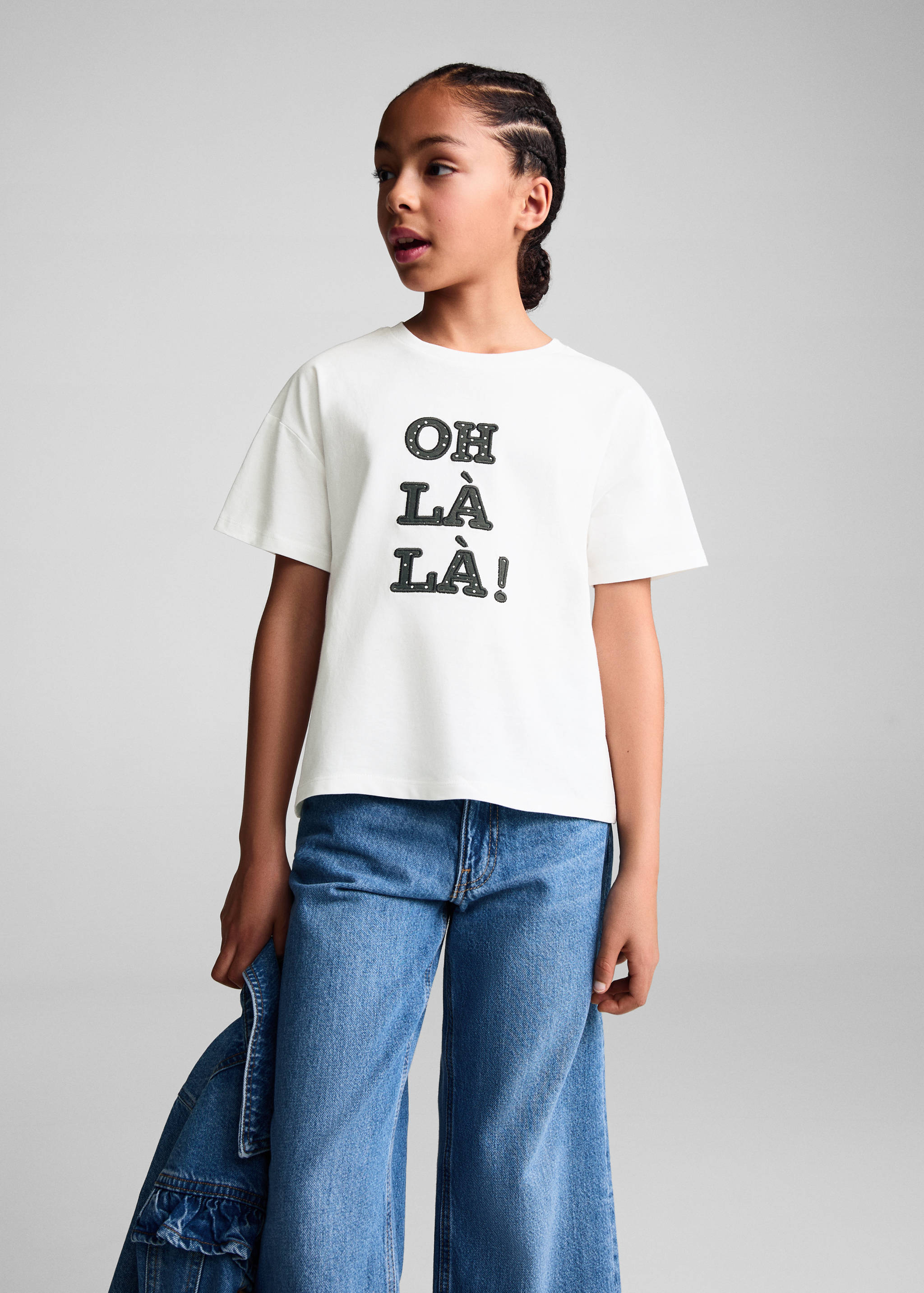 T-Shirt mit gestickter Aufschrift - Mittlere Ansicht