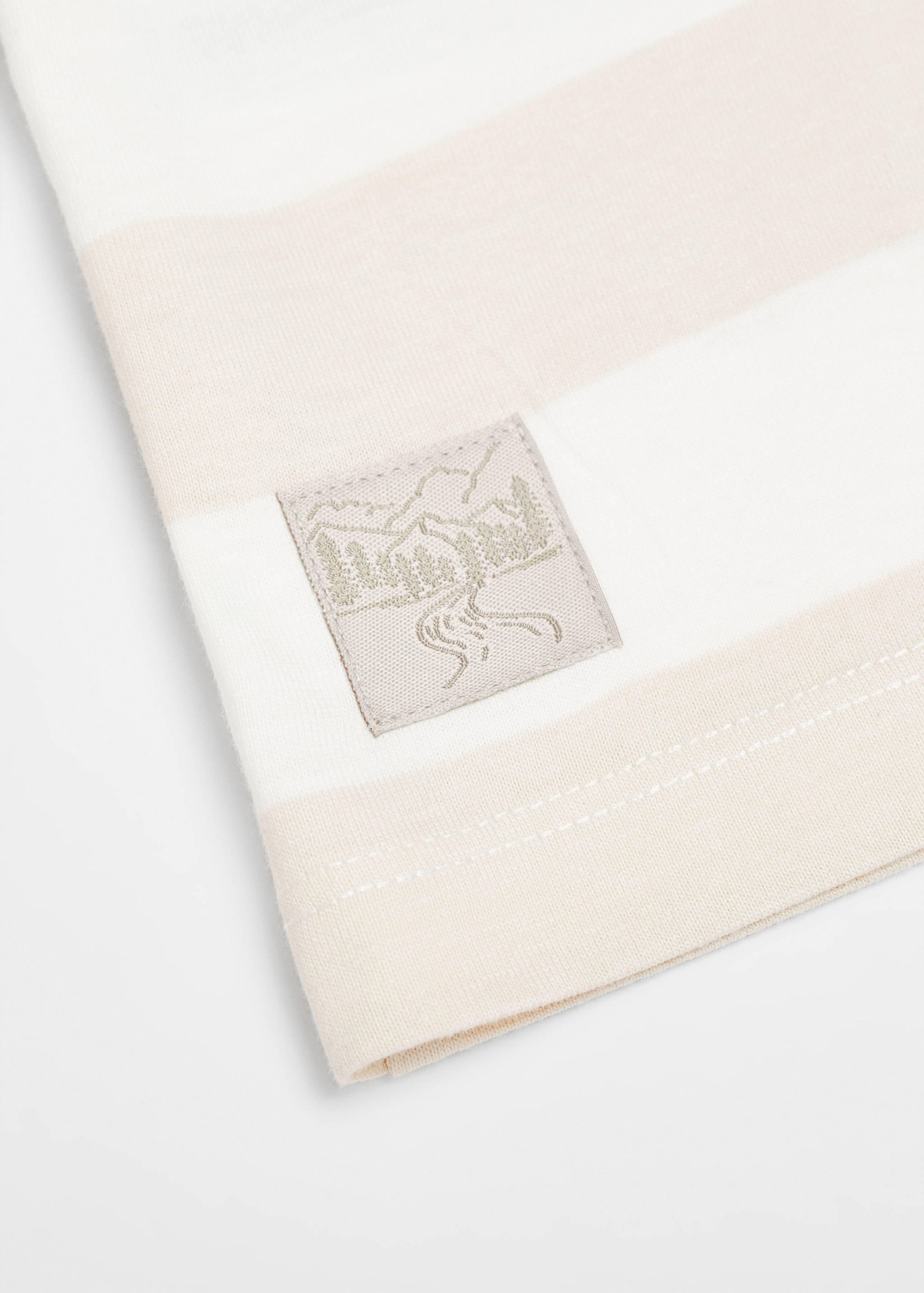 T-shirt rayures motif - Détail de l'article 8