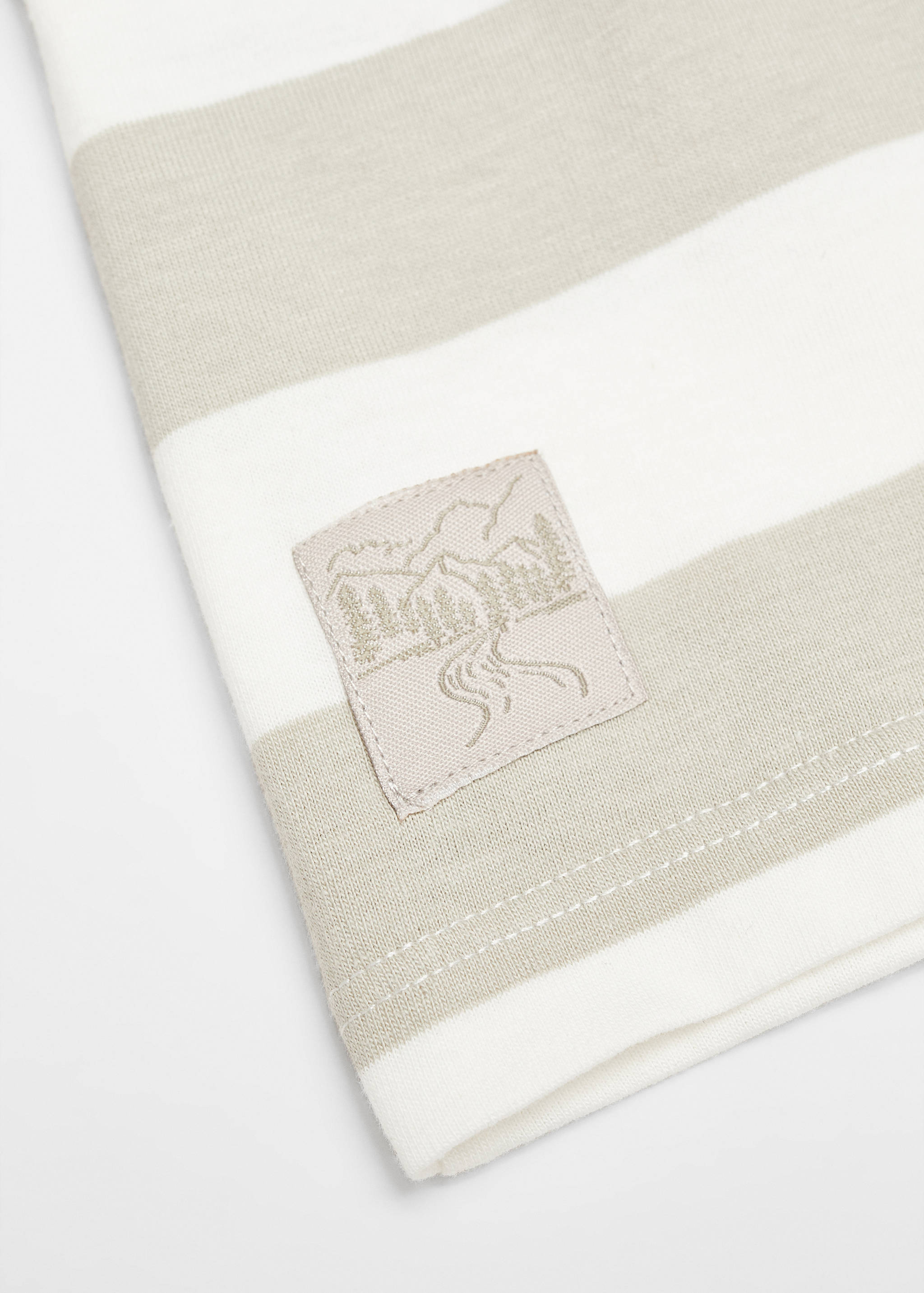 T-shirt rayures motif - Détail de l'article 8
