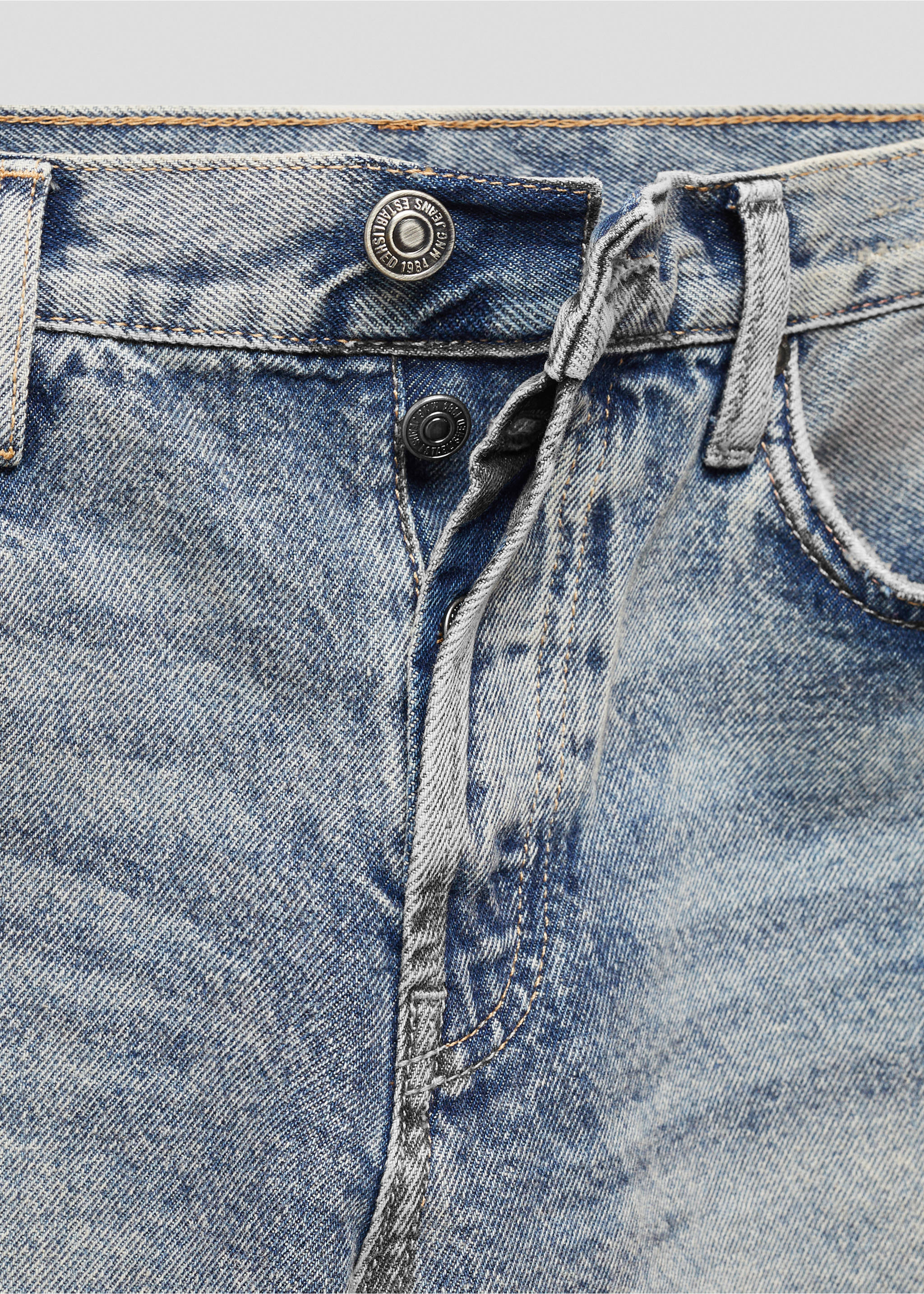 Ripped low-rise girlfriend jeans - Details of the article 8, Medium Vintage Blue. Ref: 67024790-00.