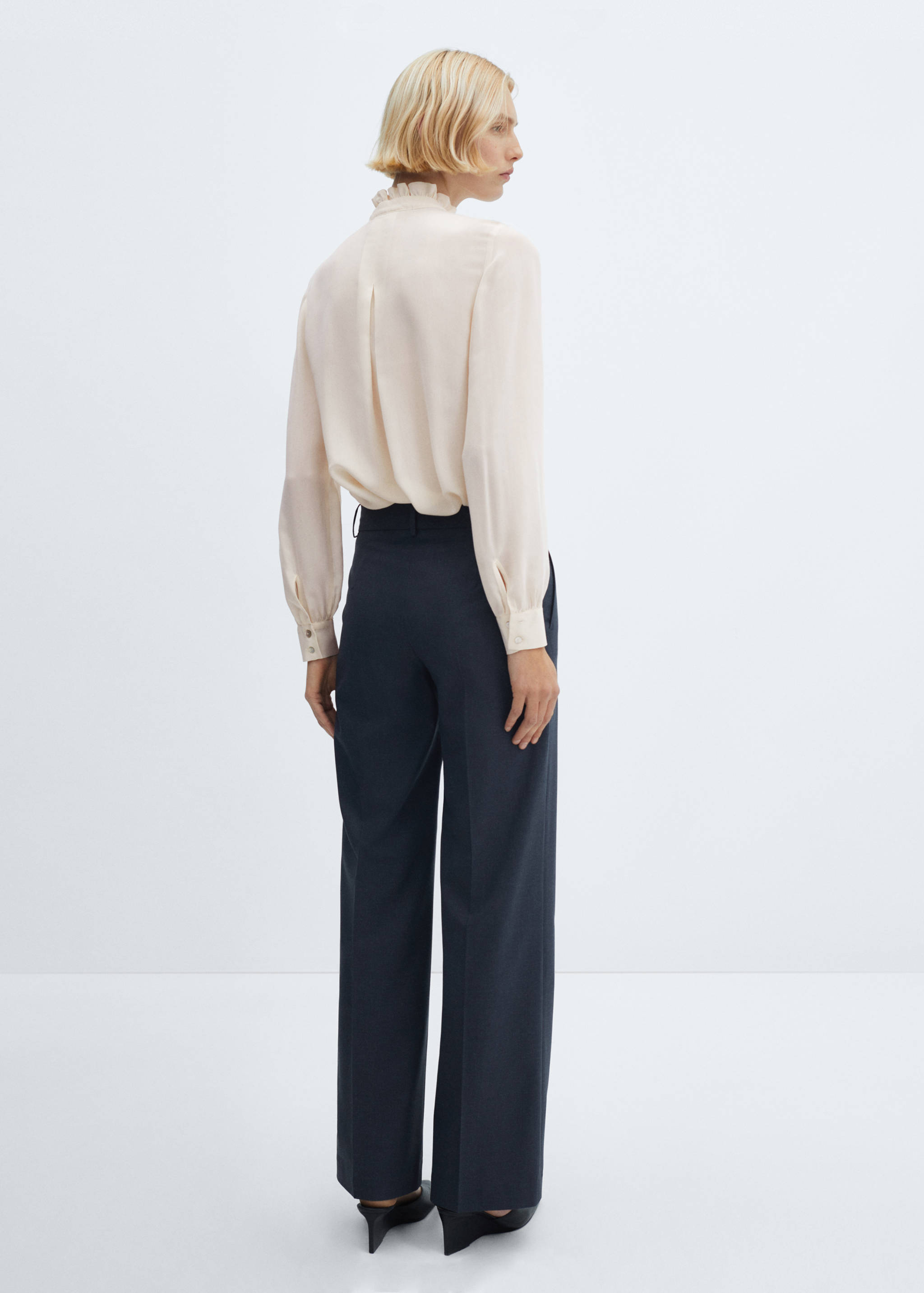 Lace trim shirt - Reverse of the article