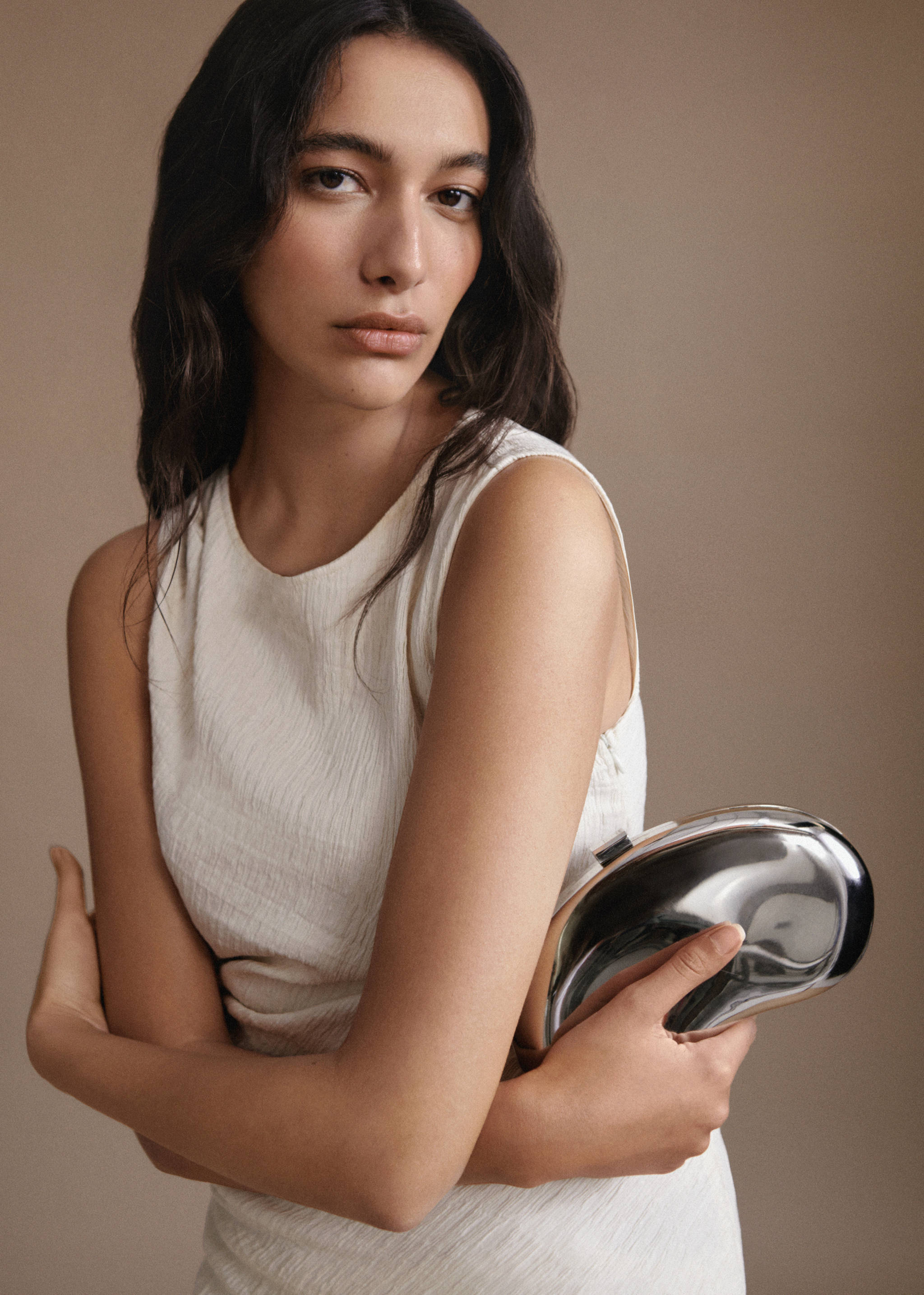 Kleid mit drapiertem Schlitz - Detail des Artikels 7