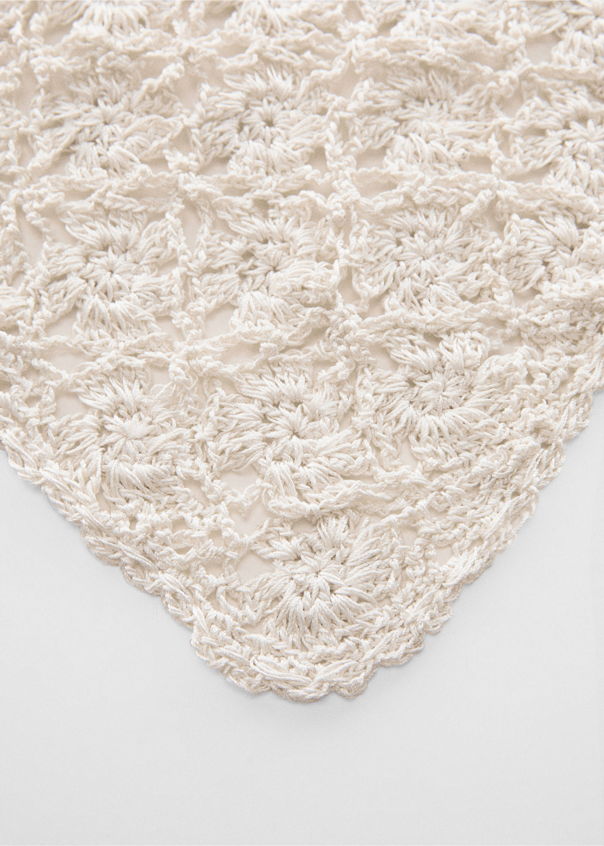 Crochet knit handkerchief - Details of the article 1, Ecru. Ref: 67025733-00.