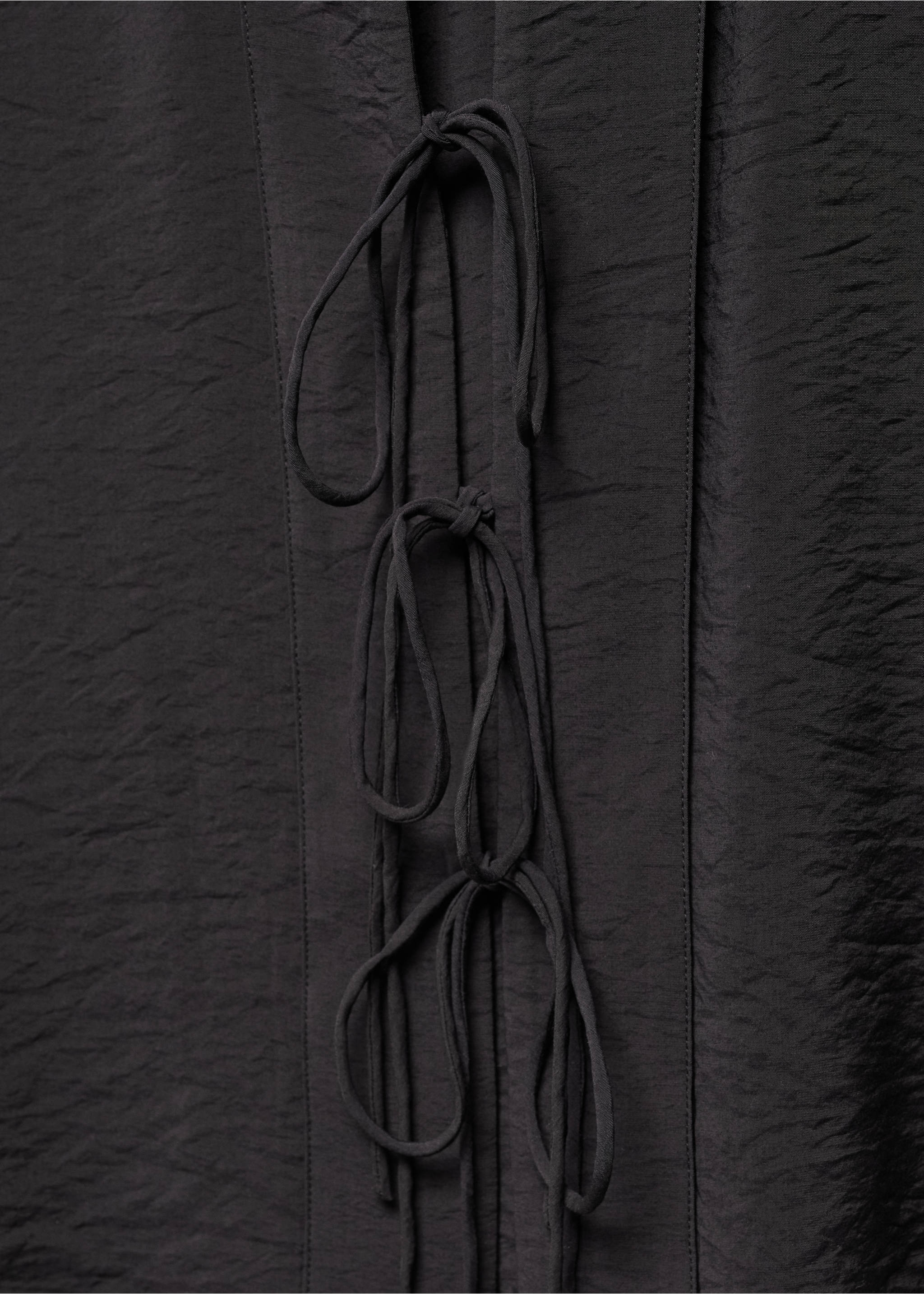 Bows fluid blouse - Details of the article 8, Black. Ref: 67025737-00.