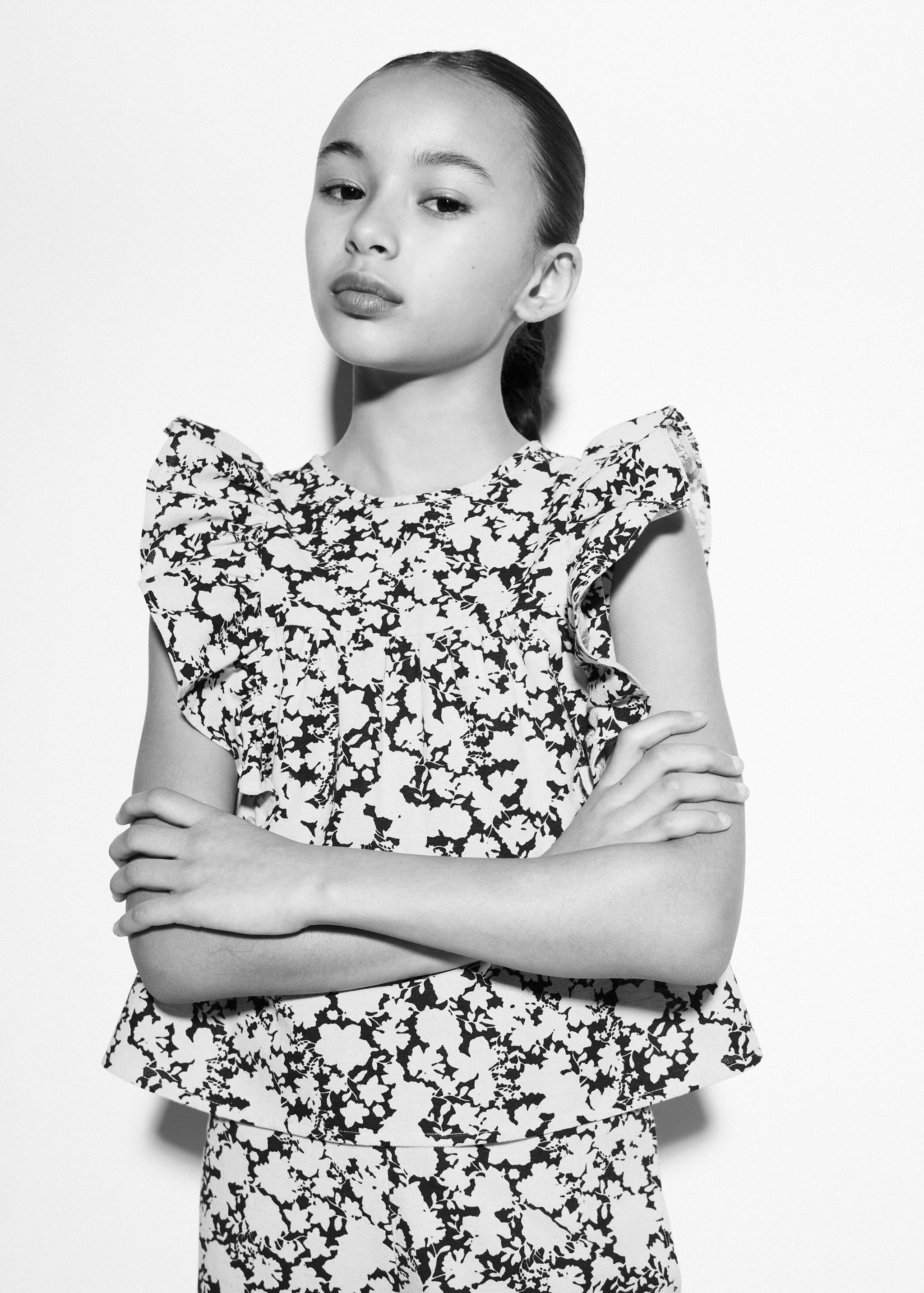 Lněná halenka s volány - Náhled ve středové rovině