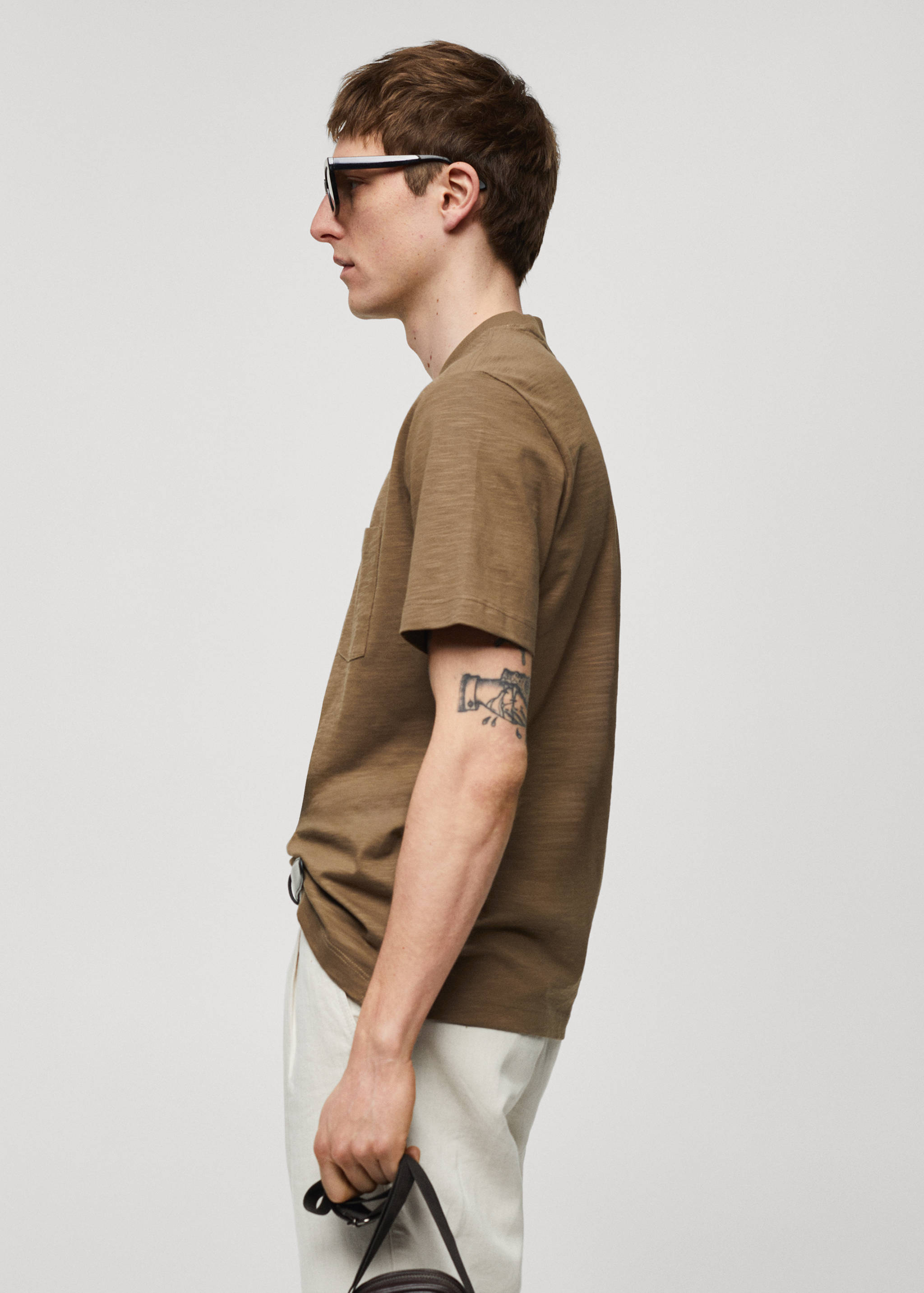 100% cotton t-shirt with pocket - Details of the article 2