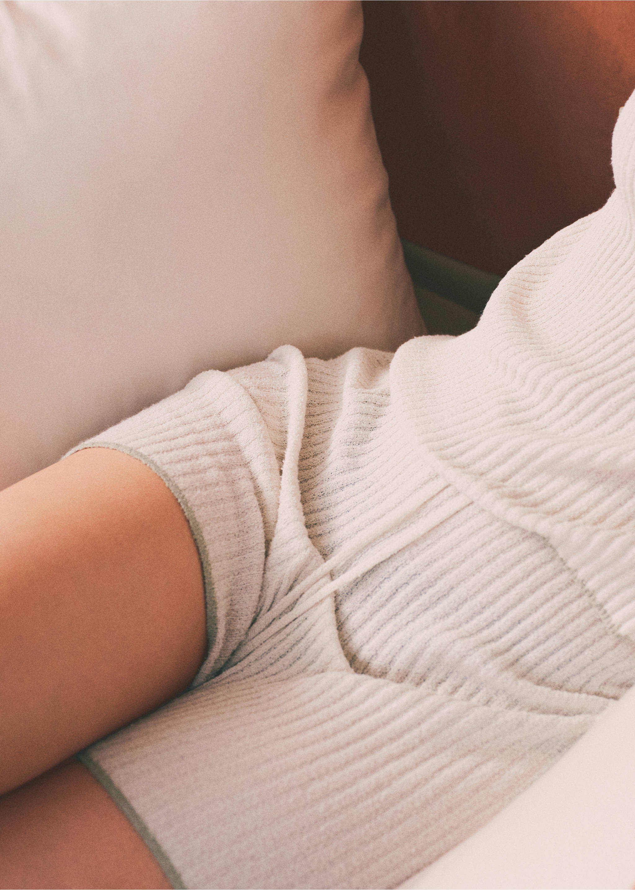 Ribbed pyjama shorts - Details of the article 6, Ecru. Ref: 67025991-00.