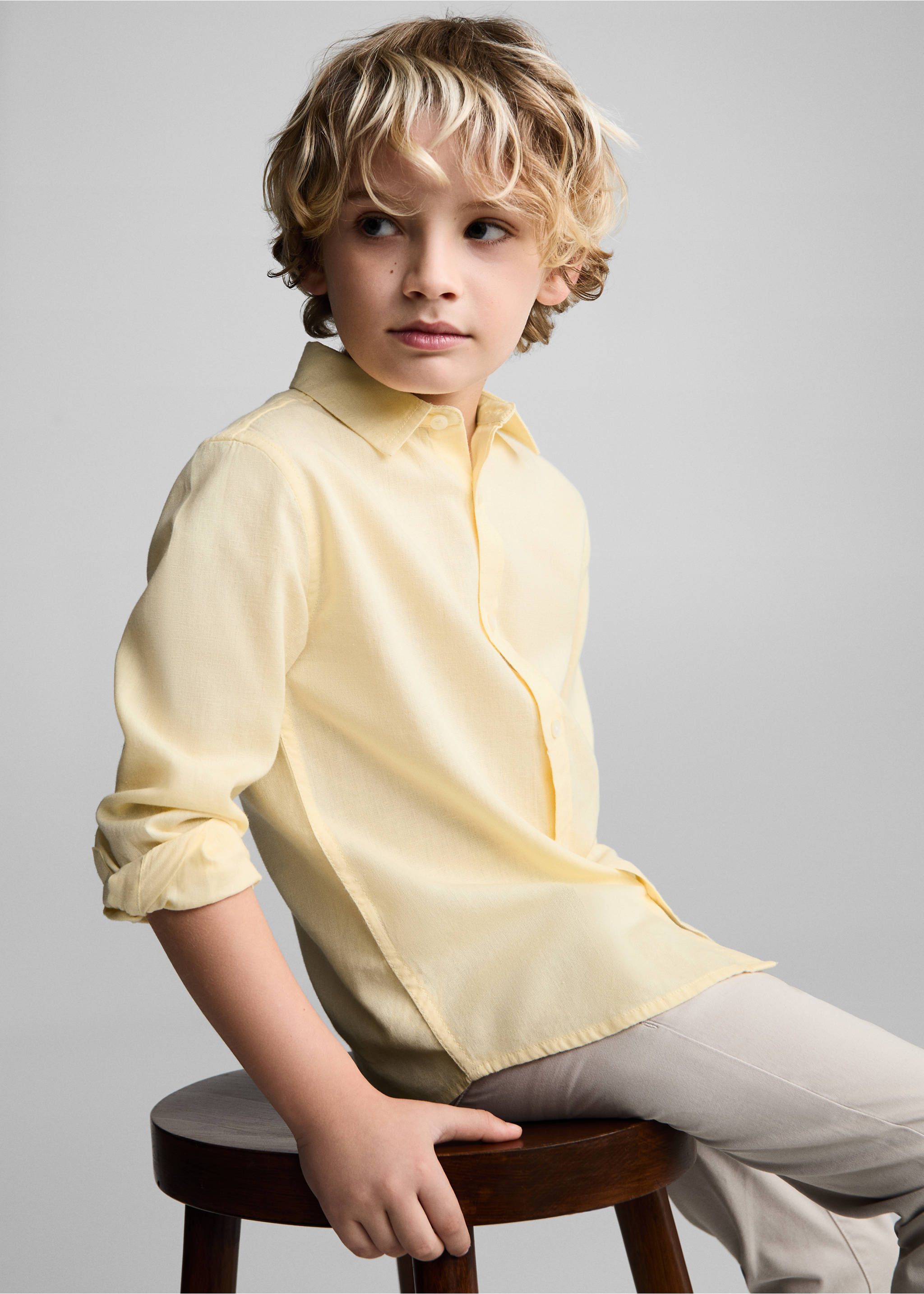 Regular fit cotton shirt - Details of the article 1, Pastel Yellow. Ref: 67025992-00.