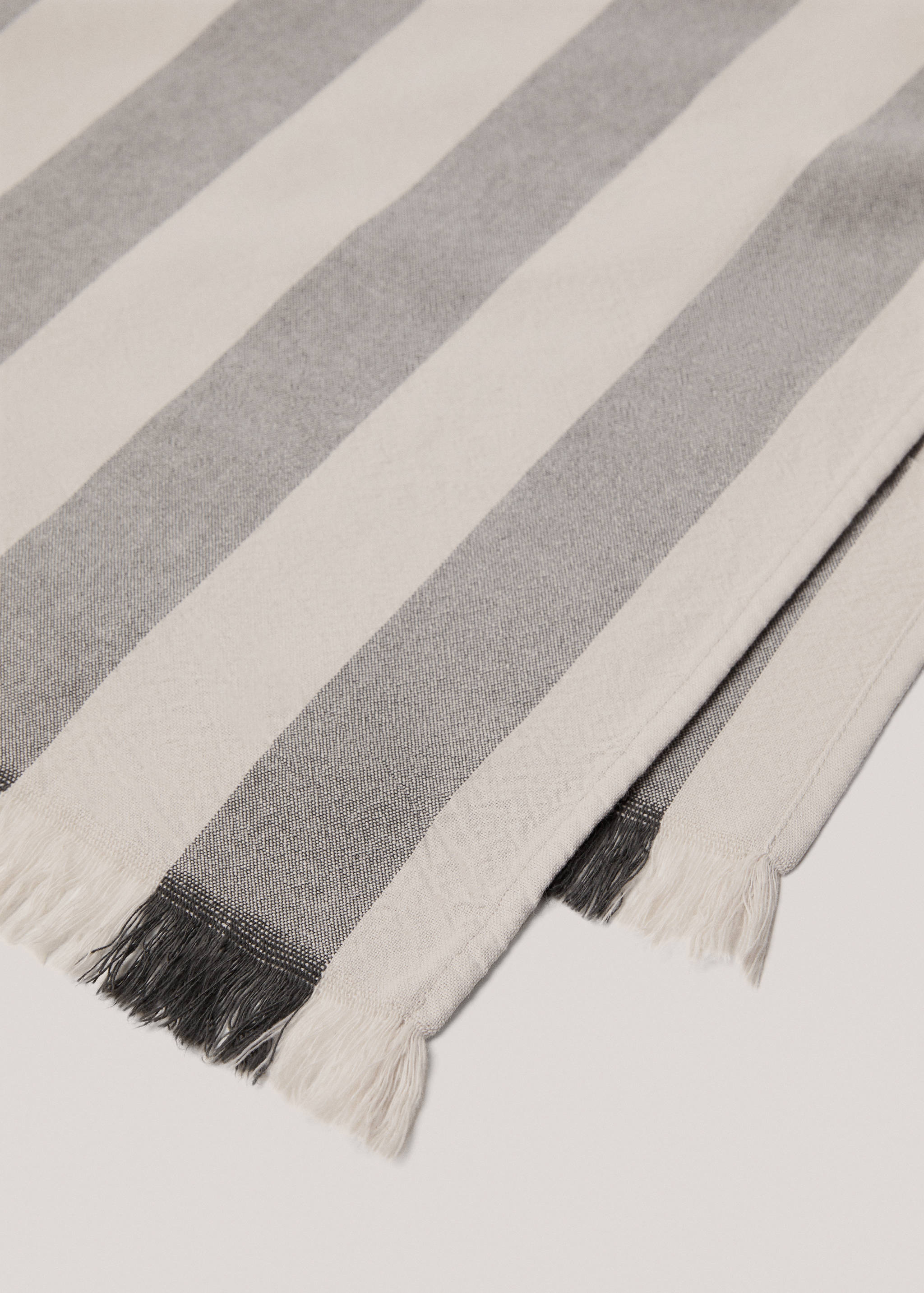 Stripe-printed beach sarong towel - Details of the article 2