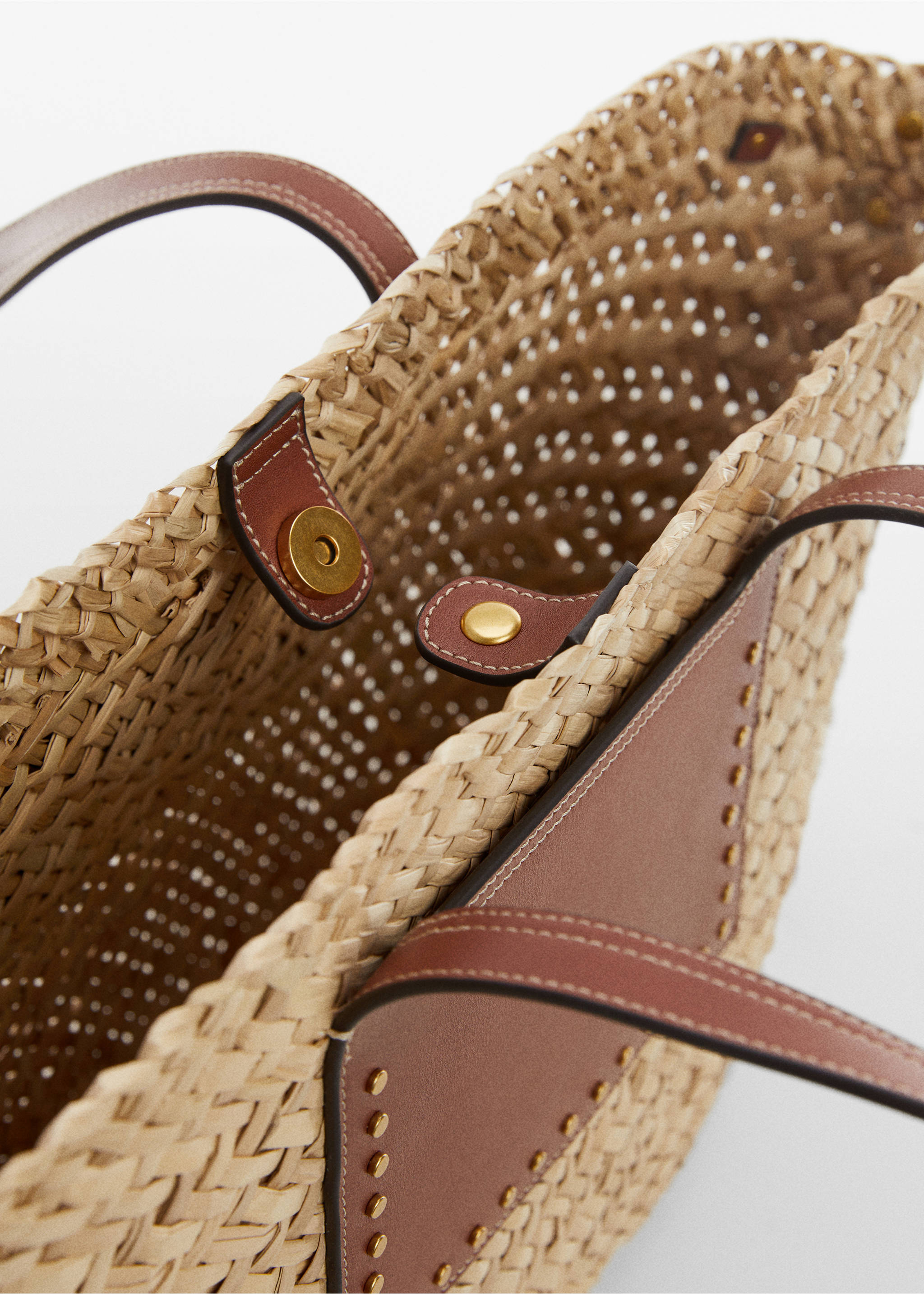 Double strap basket bag - Details of the article 2, Leather. Ref: 67026317-00.