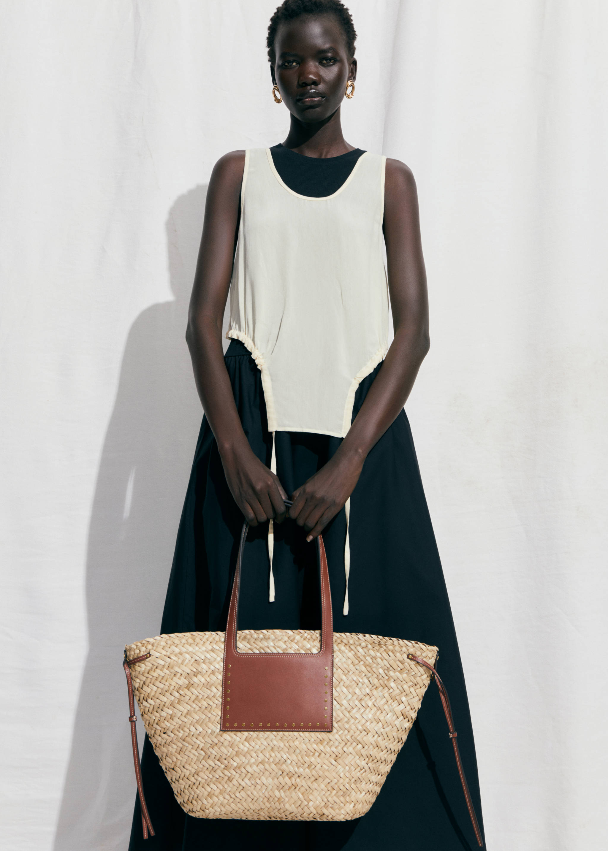 Double strap basket bag - Details of the article 9, Leather. Ref: 67026317-00.