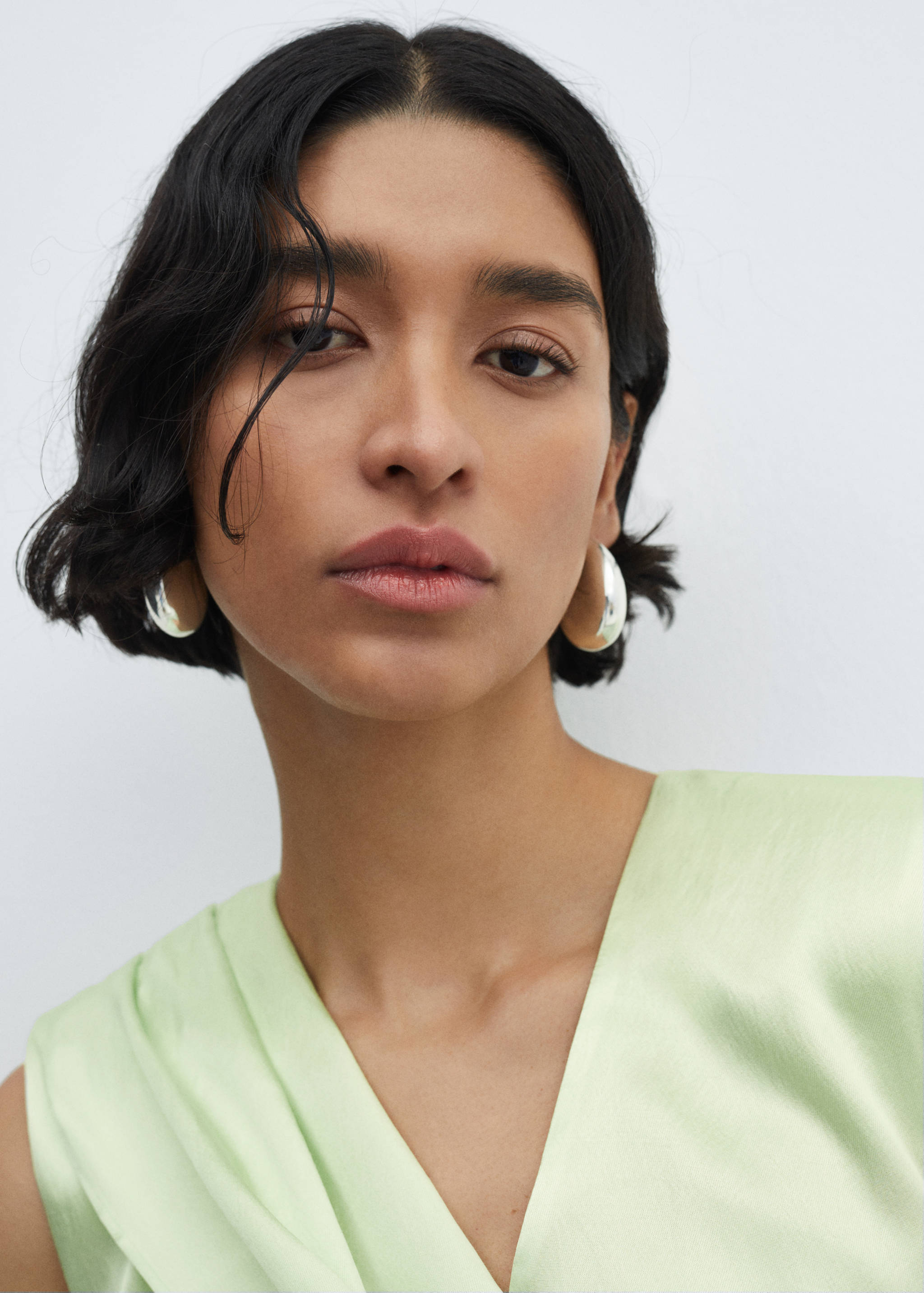 Wrapped satin dress - Details of the article 1