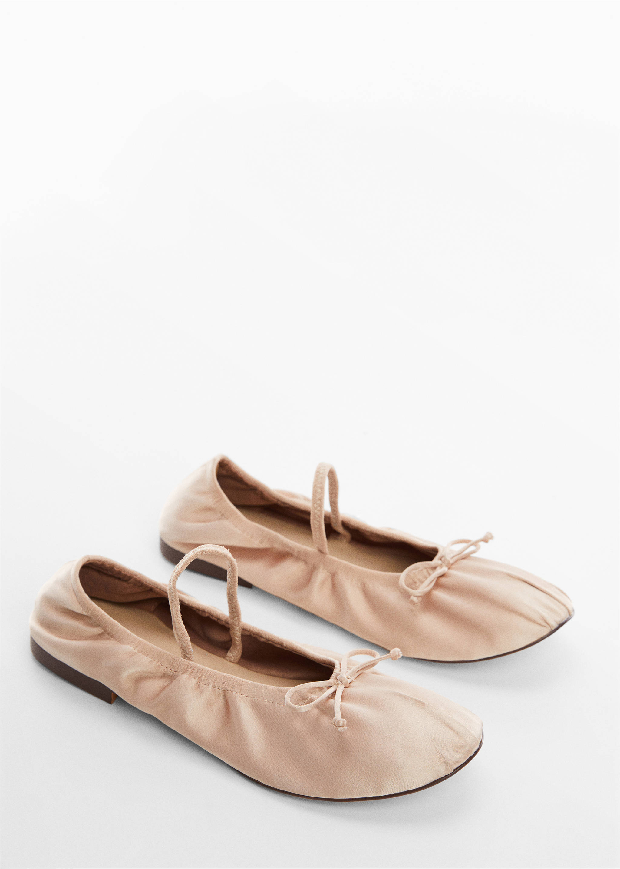 Elastic satin ballet flats - Medium plane, Beige. Ref: 67026339-00.