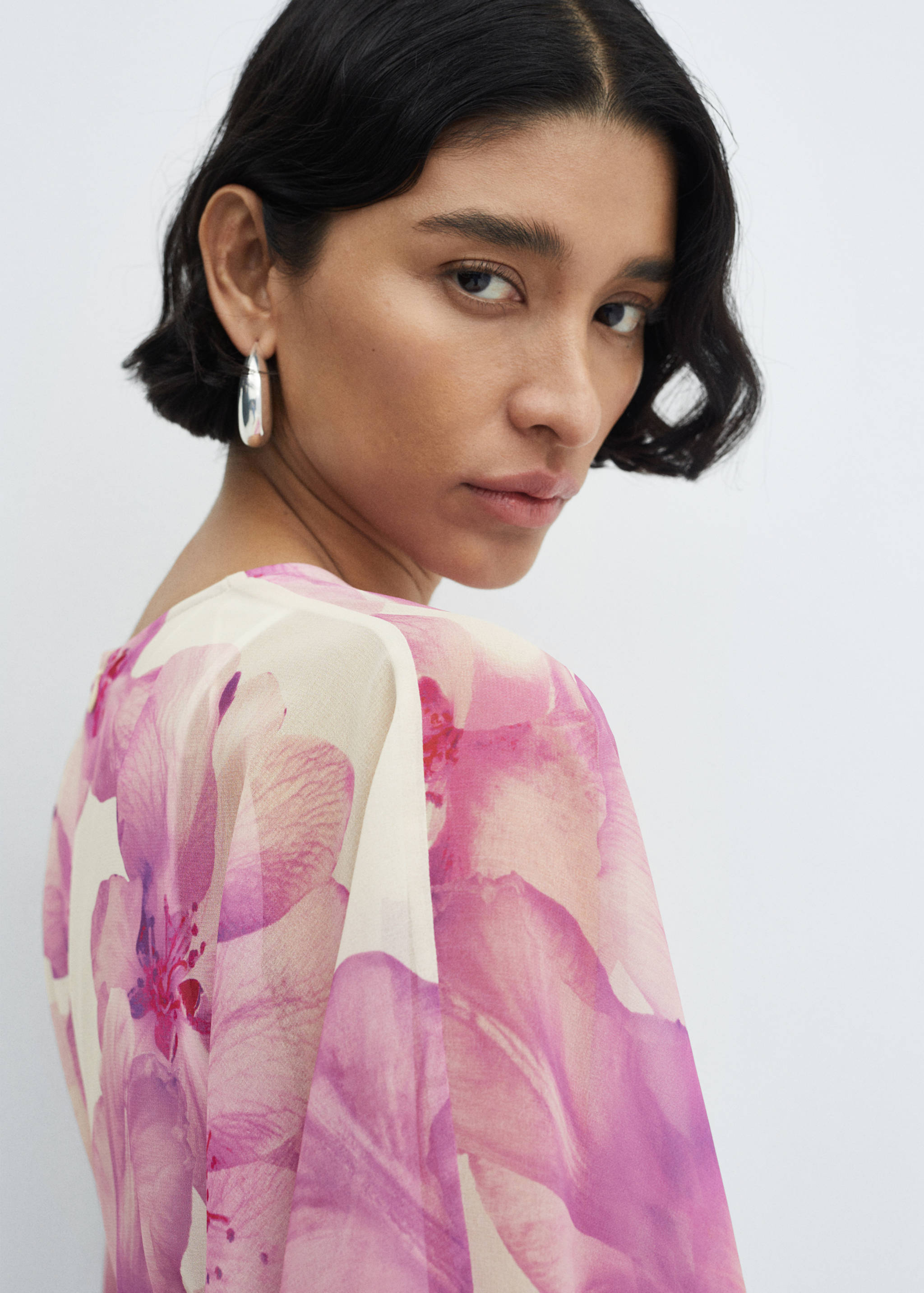 Φόρεμα φλοράλ κρουαζέ ντεκολτέ - Λεπτομέρεια του προϊόντος 1