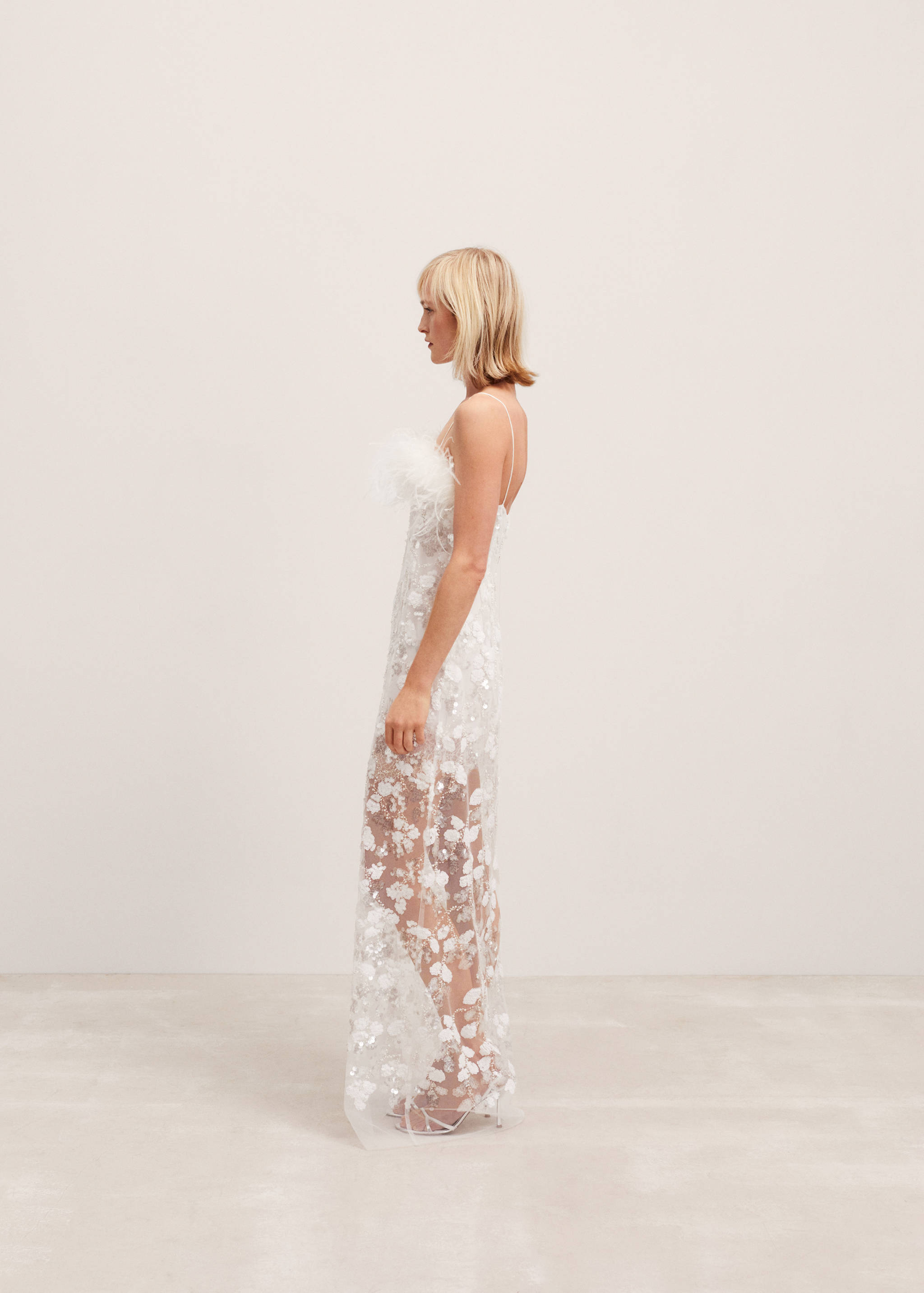 Sukienka z cekinami i piórami - Szczegóły artykułu 2