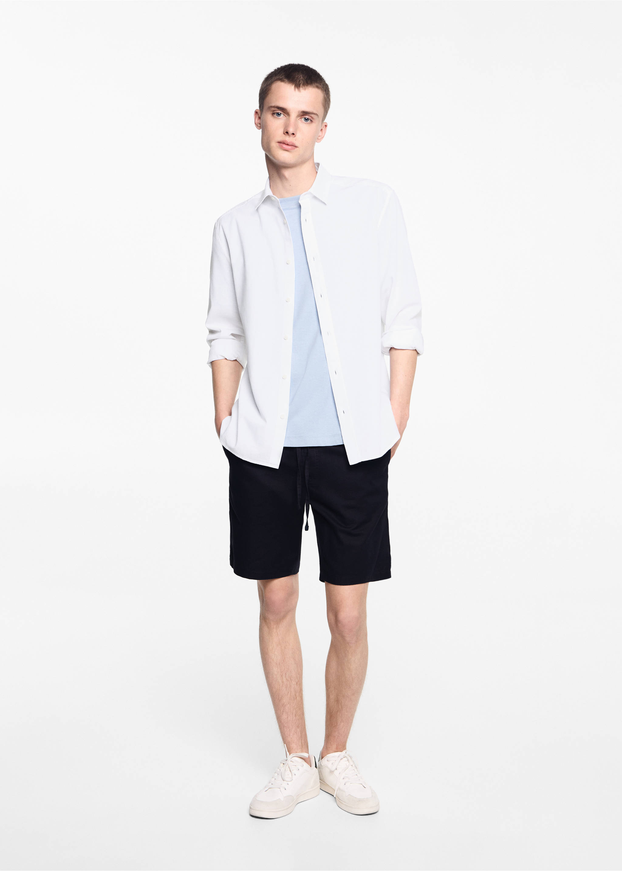 Regular fit-skjorta i linne - Allmän bild, Benvit. Ref: 67026747-00.