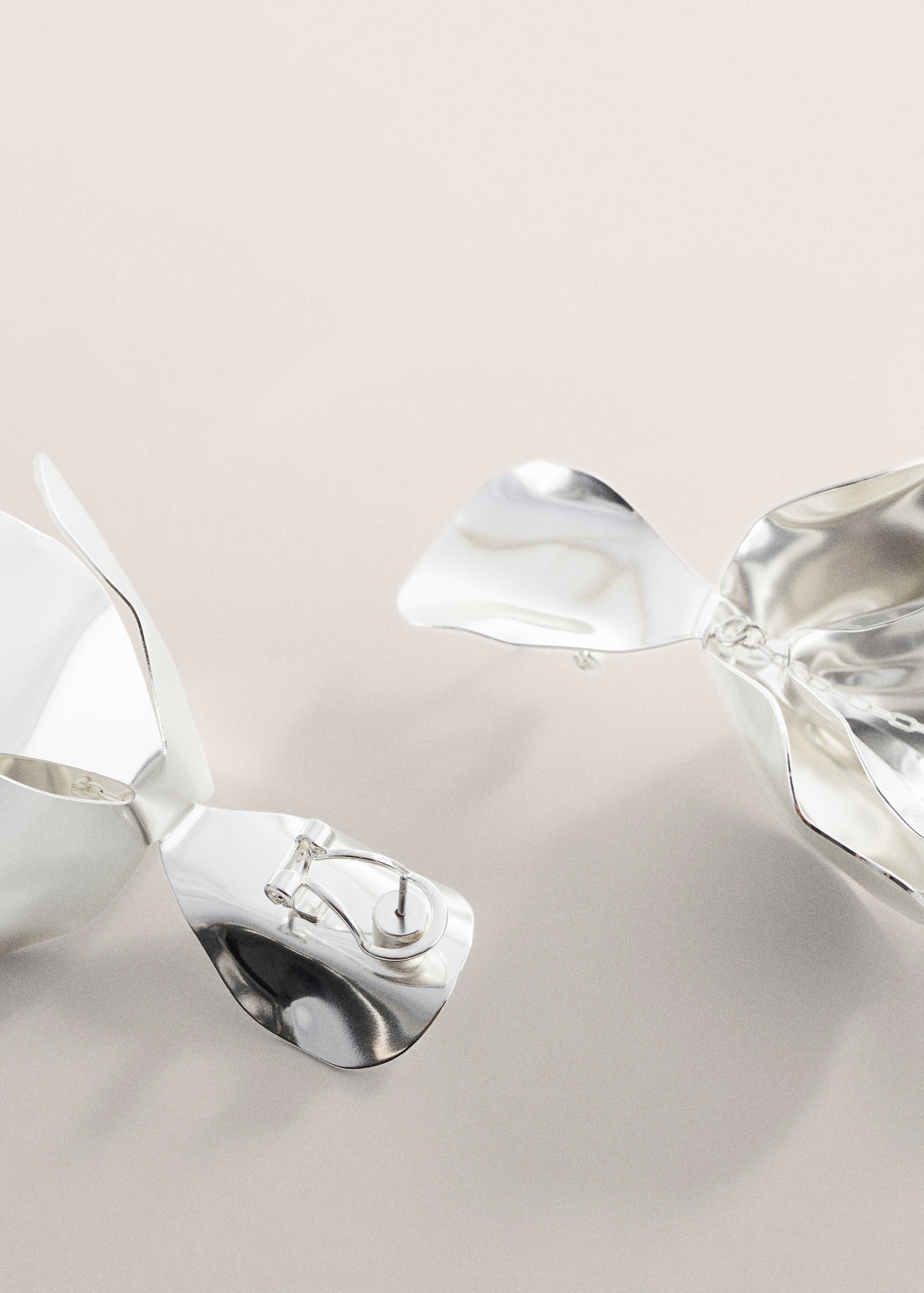 Leaves pendant earrings - Details of the article 1