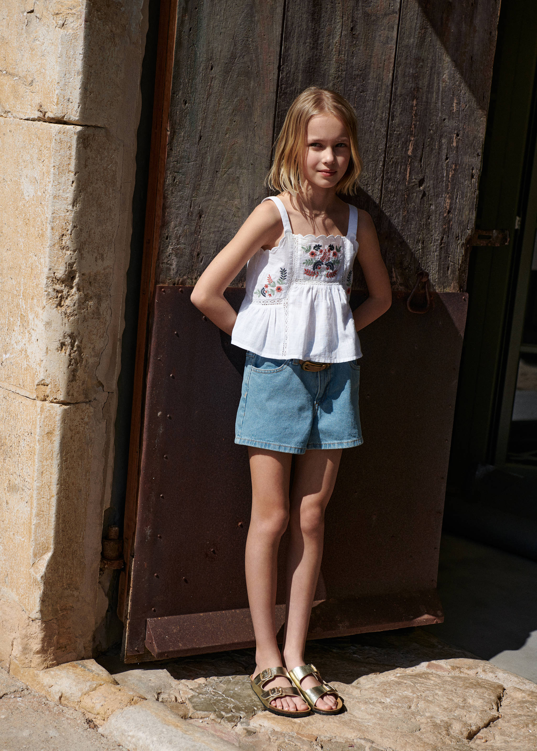 Embroidered flower top - Details of the article 5