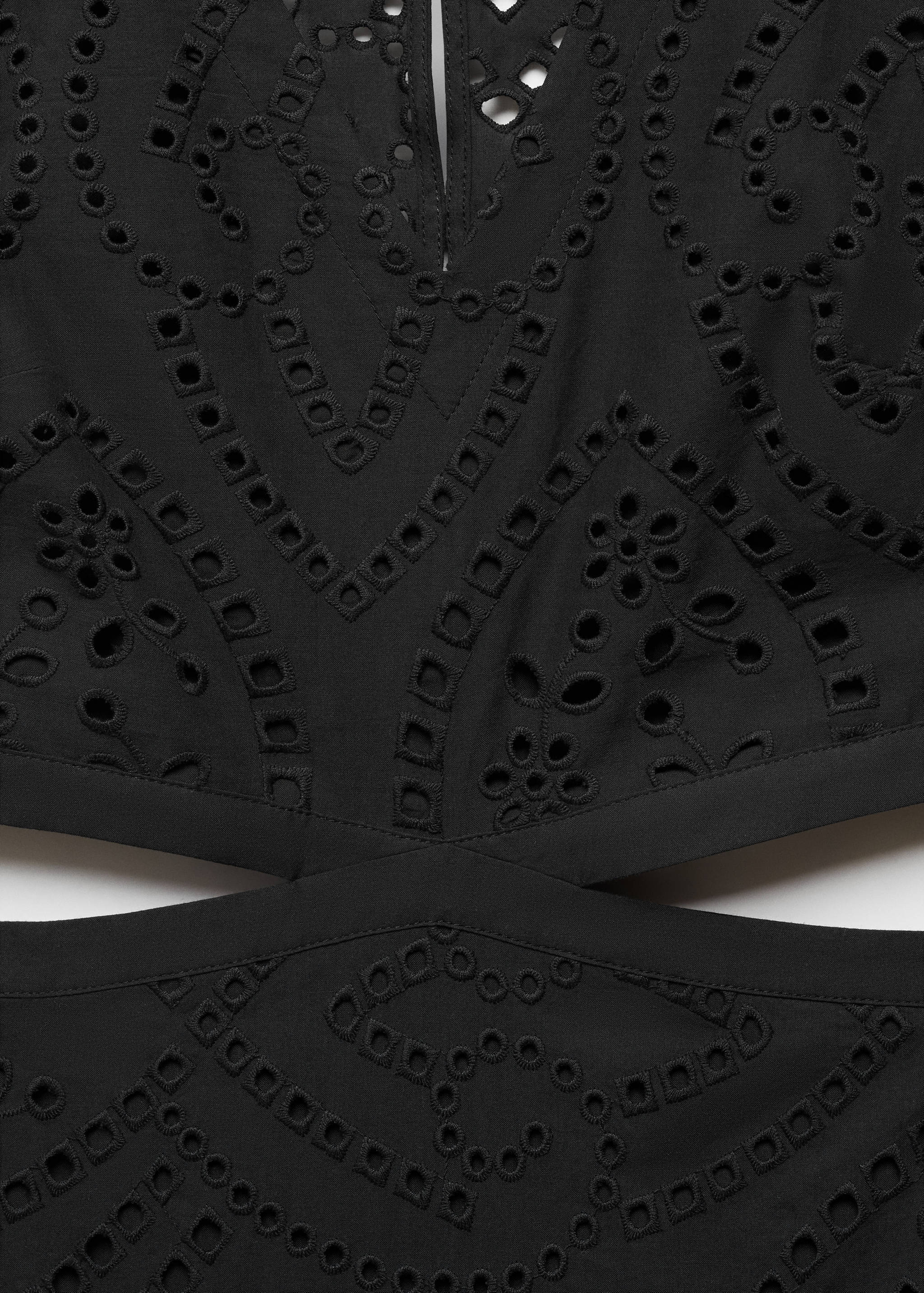 Vestit brodat obertures - Detall de l'article 8