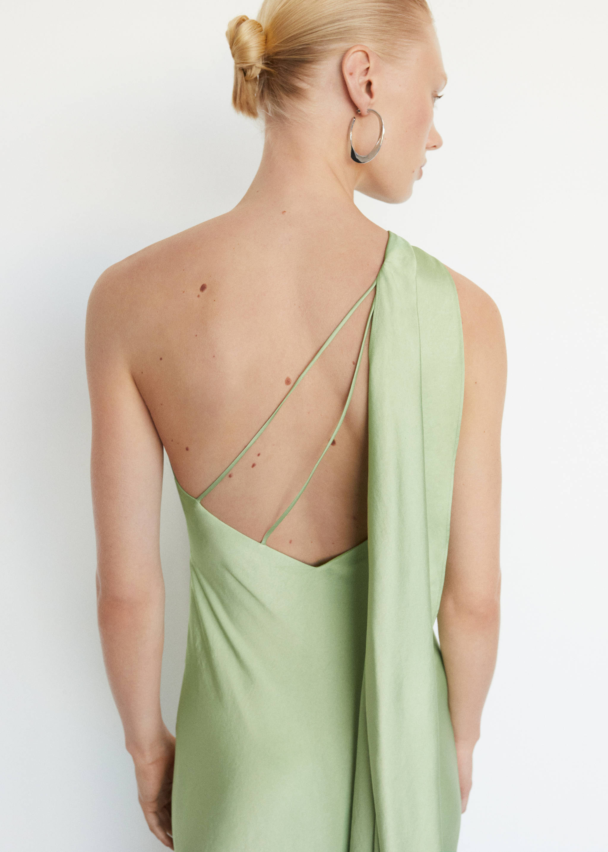 Asymmetrical dress with straps - Details of the article 6