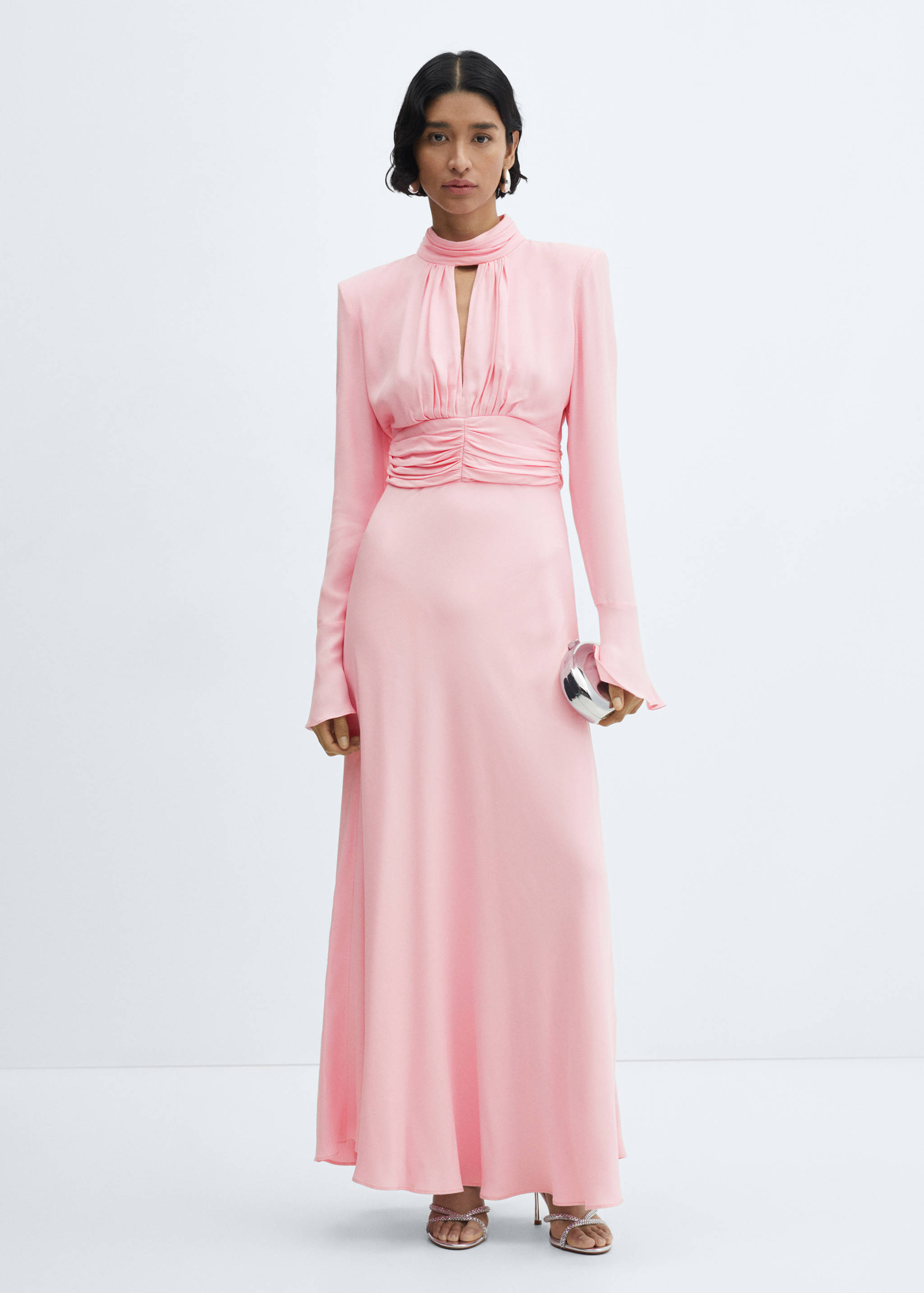 Dress with pleated details and opening - General plane