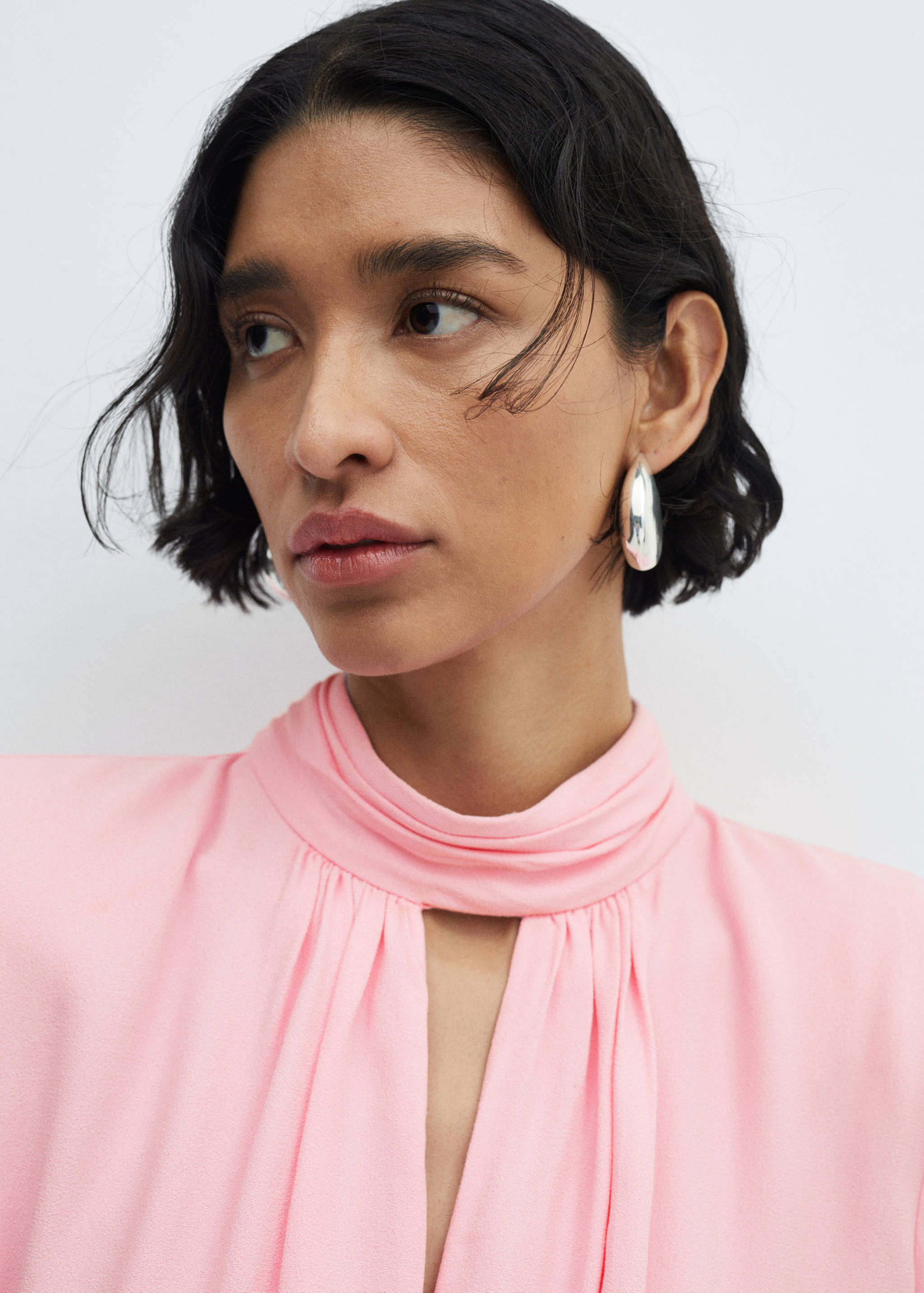 Dress with pleated details and opening - Details of the article 1