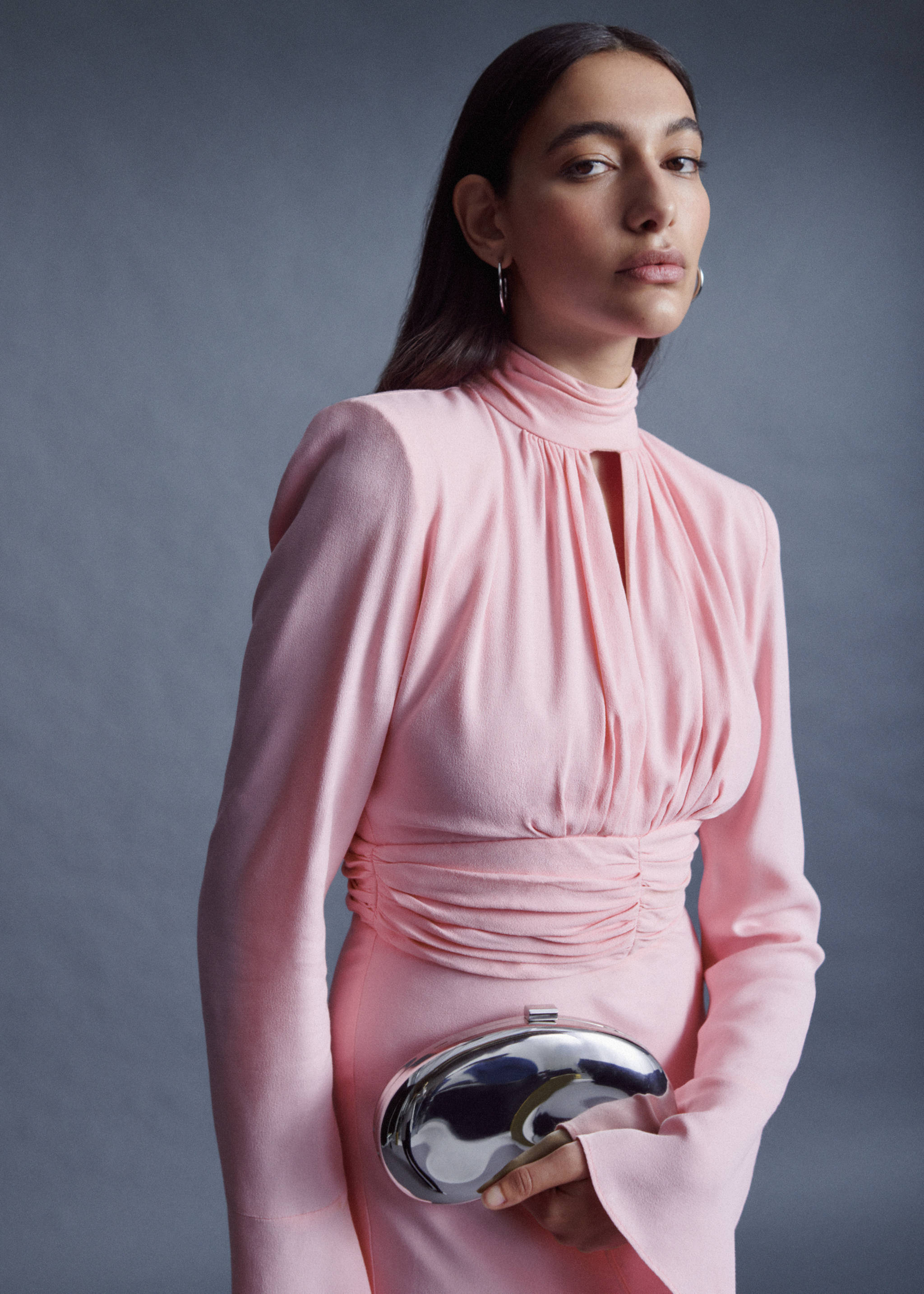Dress with pleated details and opening - Details of the article 9