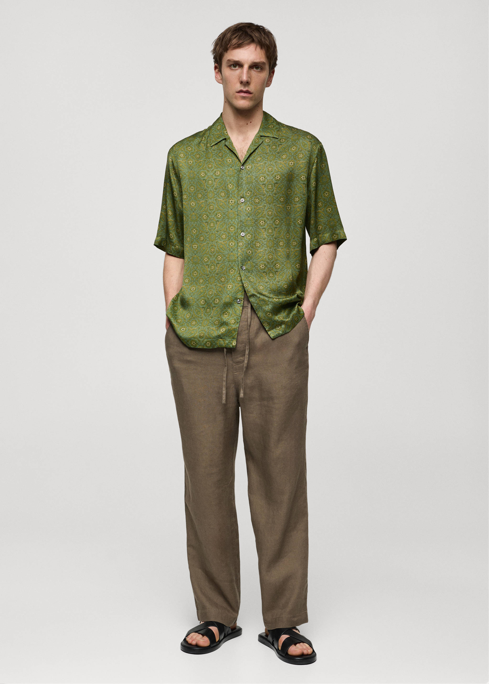 Fließendes Regular-Fit-Printhemd - Allgemeine Ansicht