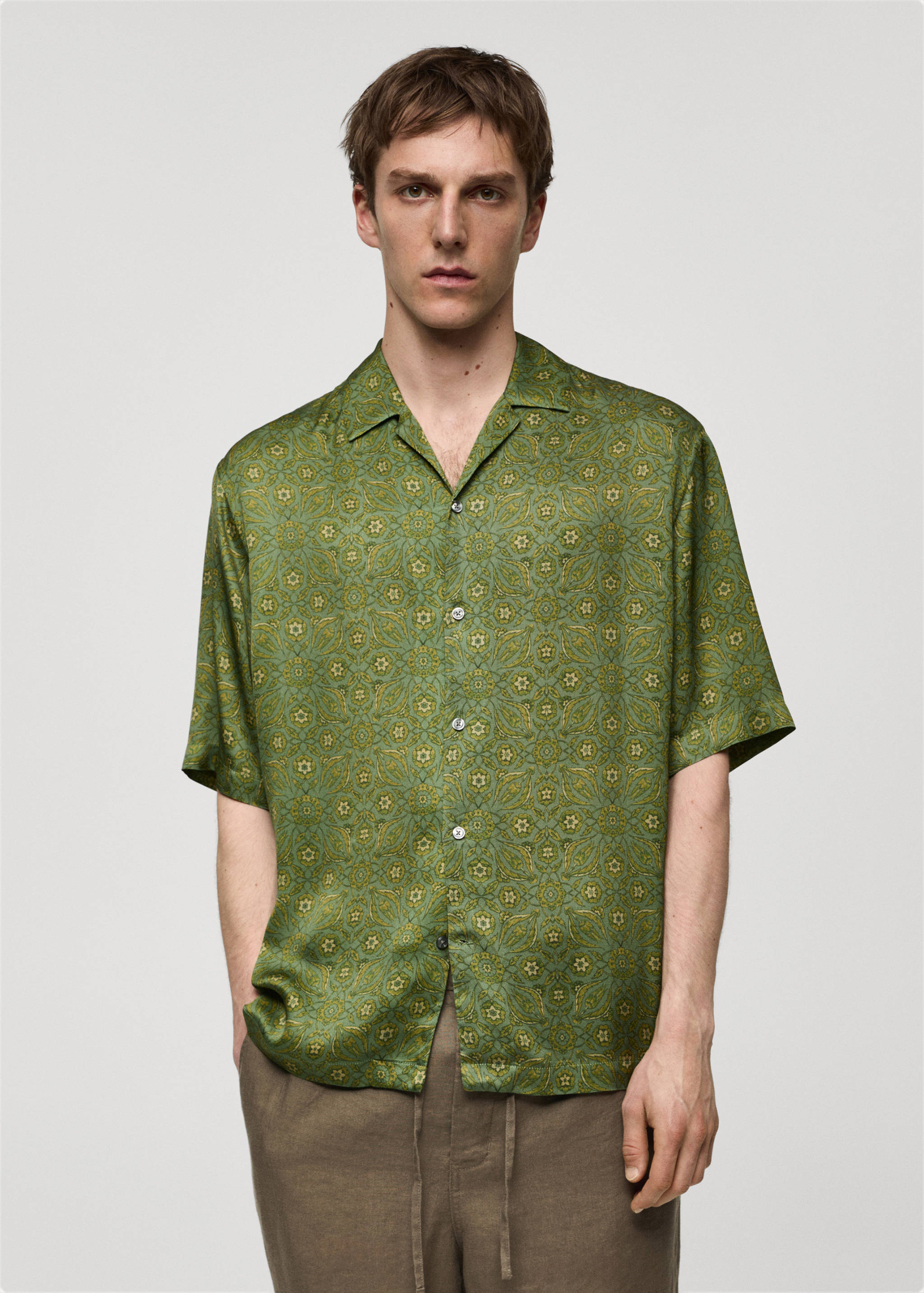 Fließendes Regular-Fit-Printhemd - Mittlere Ansicht