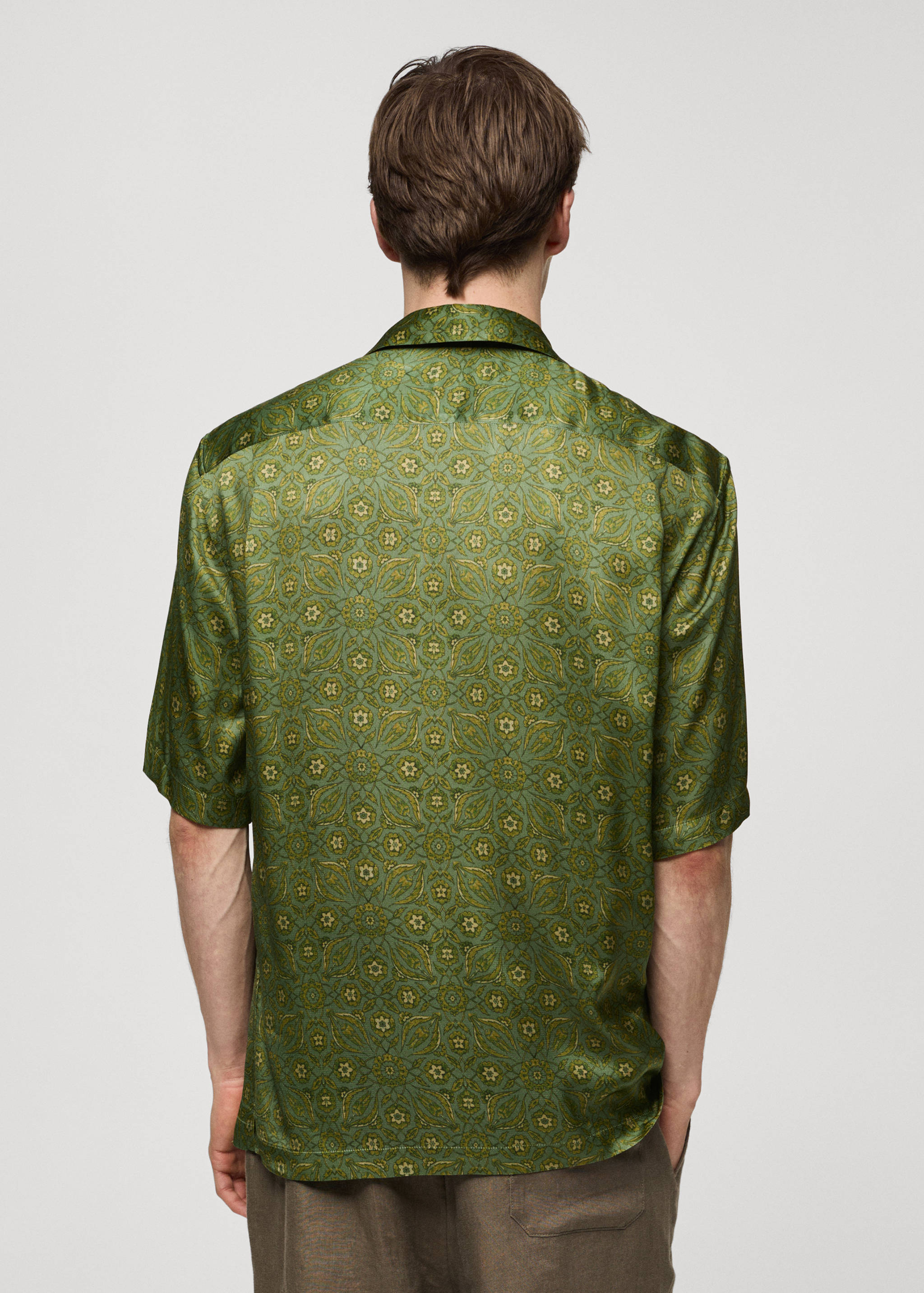 Fließendes Regular-Fit-Printhemd - Rückseite des Artikels